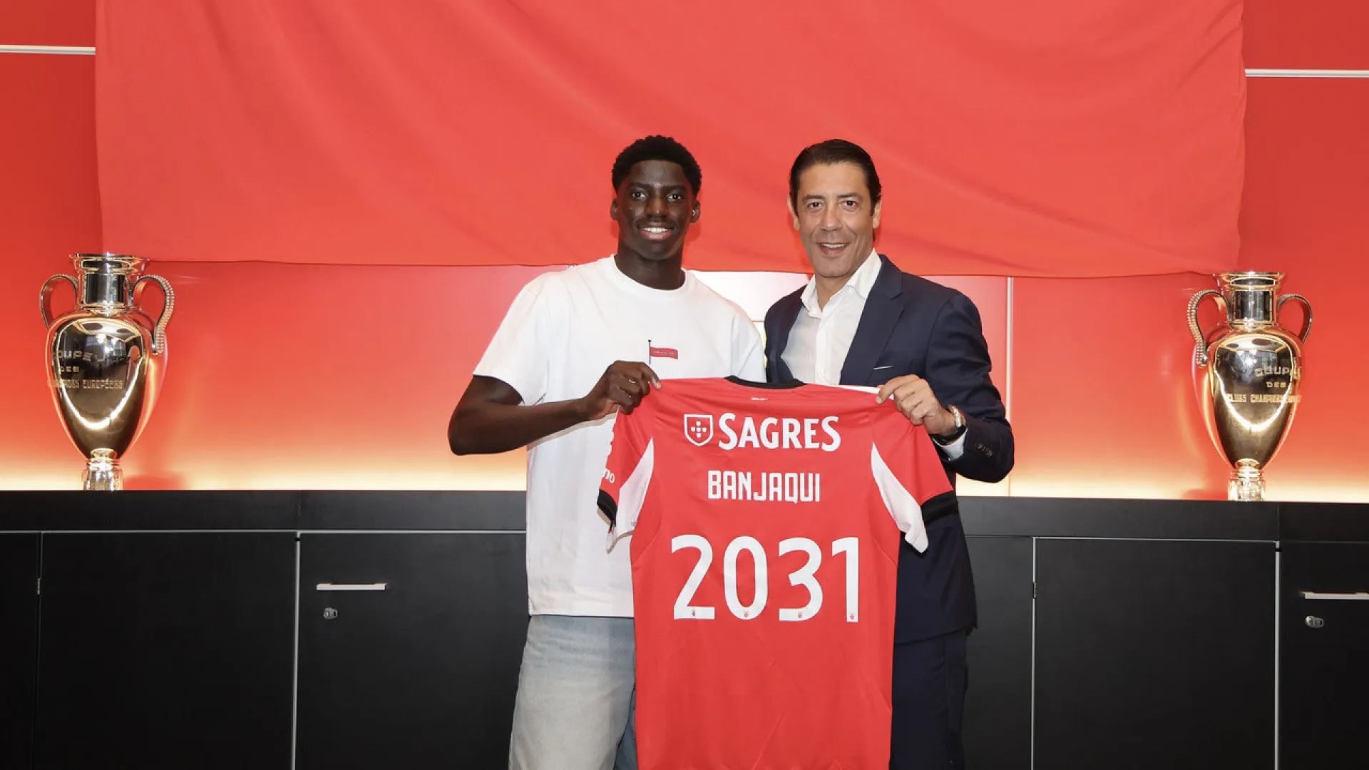 Oficial: Daniel Banjaqui renova contrato com o Benfica