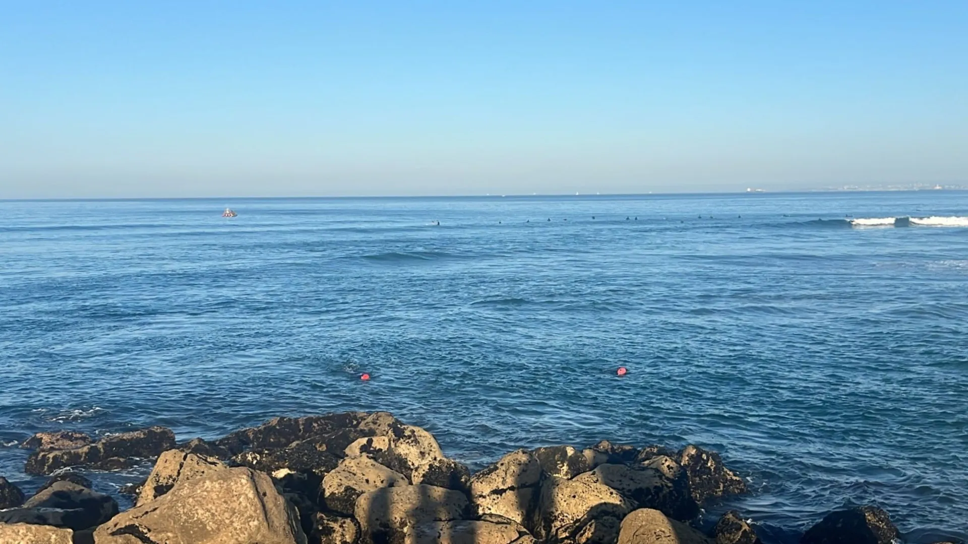 
                    Retomadas buscas por jovem desaparecido em praia da Costa da Caparica
                