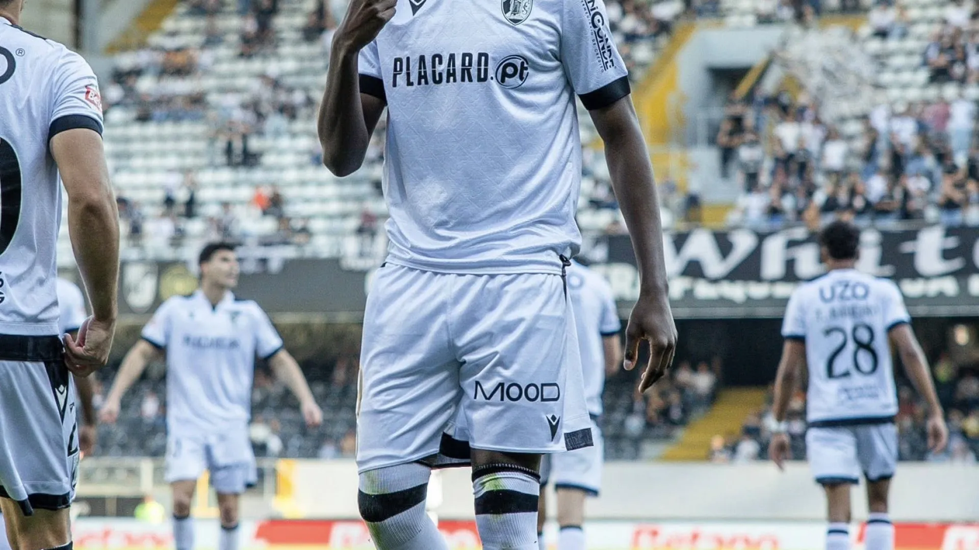 Vitória SC arrasa Tondela na estreia (para esquecer) de Gonçalo Feio