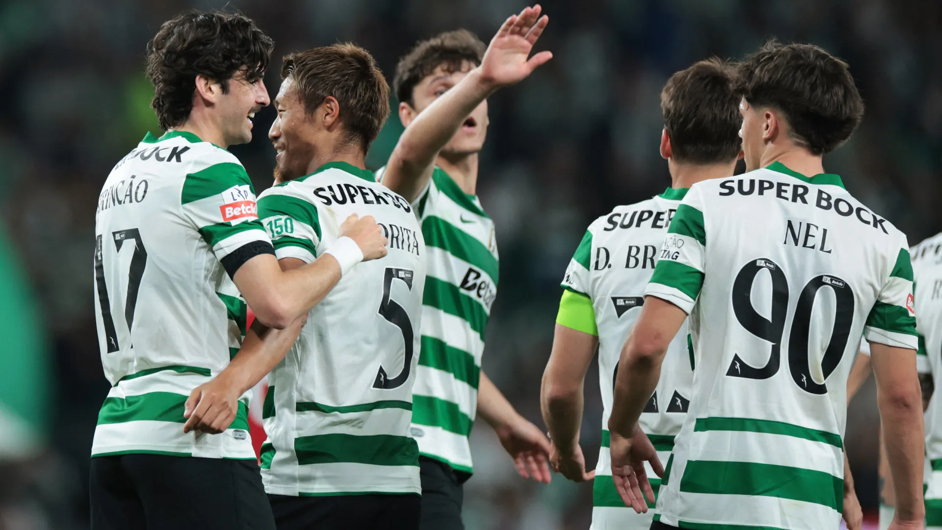 
                    Santos da casa afastaram susto inicial e Sporting aproxima-se do FC Porto
                