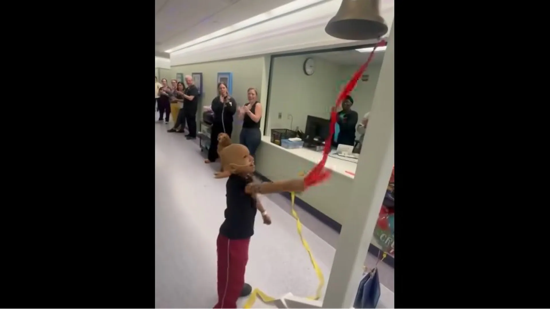 Criança com cancro transforma hospital em pista de dança antes da alta