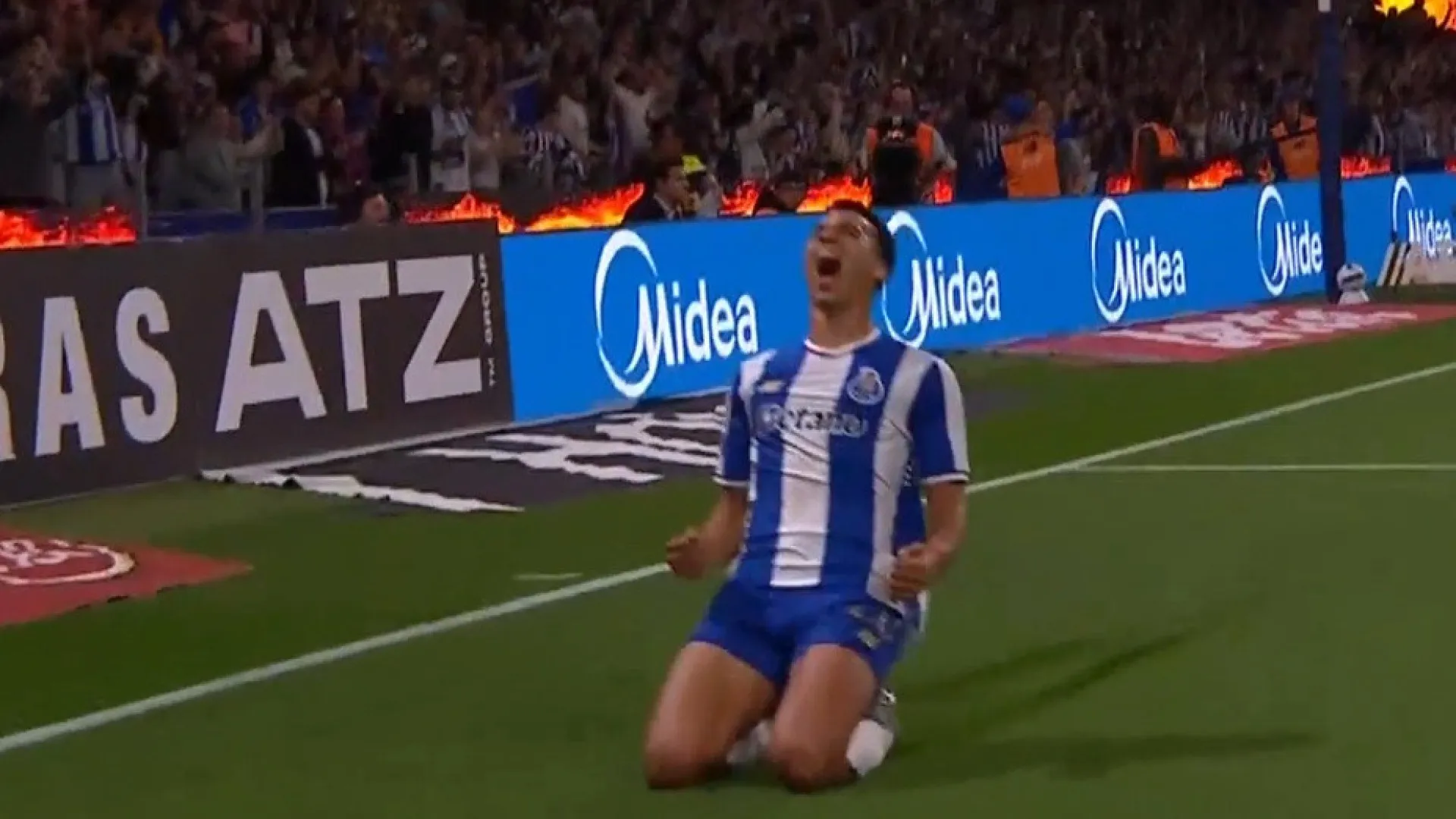 
                    Alberto Costa foi o mais esclarecido e estreou-se a marcar pelo FC Porto
                