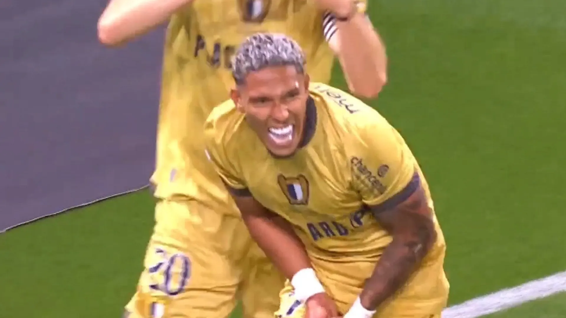 
                    Sorriso deitou balde de água fria sobre o FC Porto com este golo
                