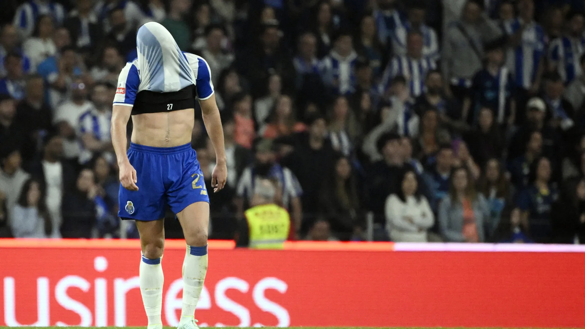 Título ao rubro. As contas e o que jogarão FC Porto, Sporting e Benfica