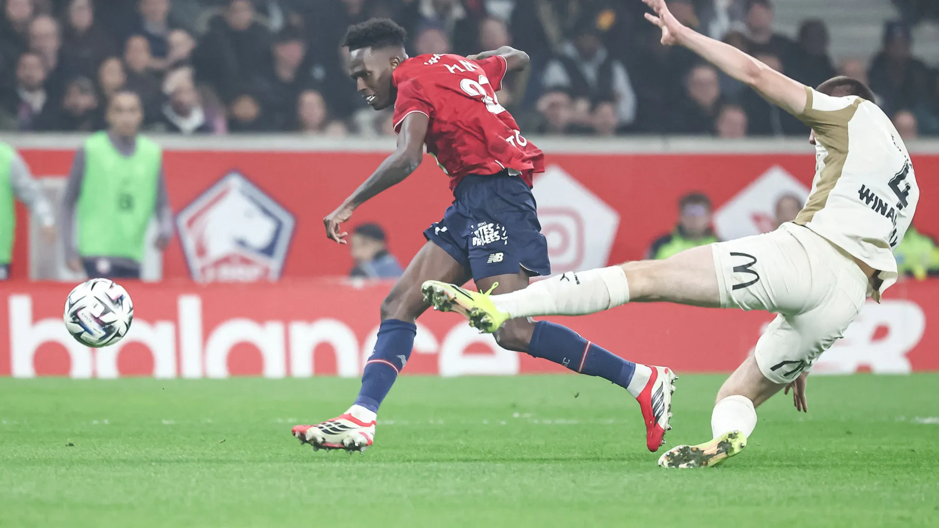 Lille, com Félix Correia a marcar, bate Lens e sobe a terceiro na Ligue 1