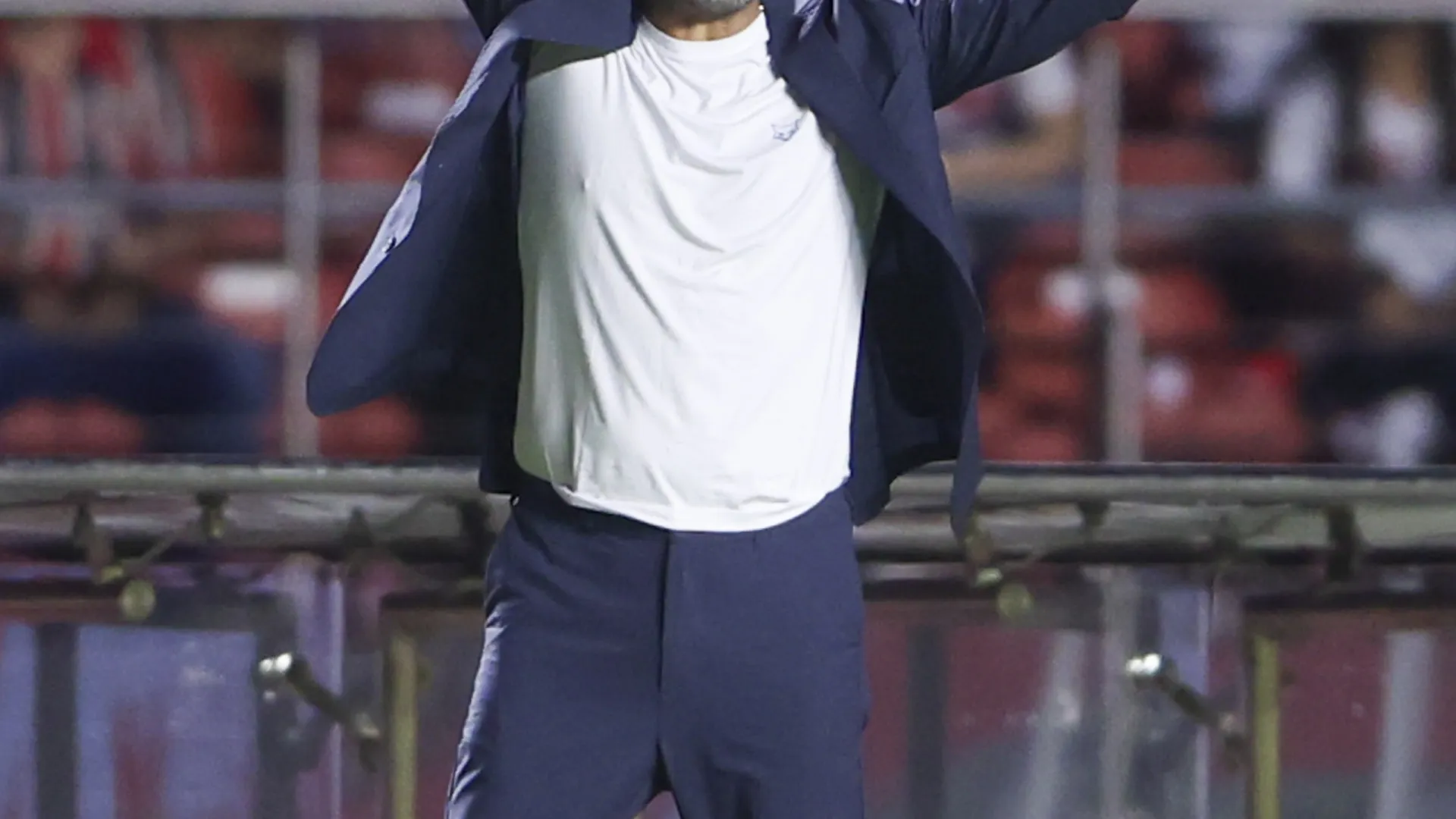 Artur Jorge volta às derrotas na subida do São Paulo à vice-liderança