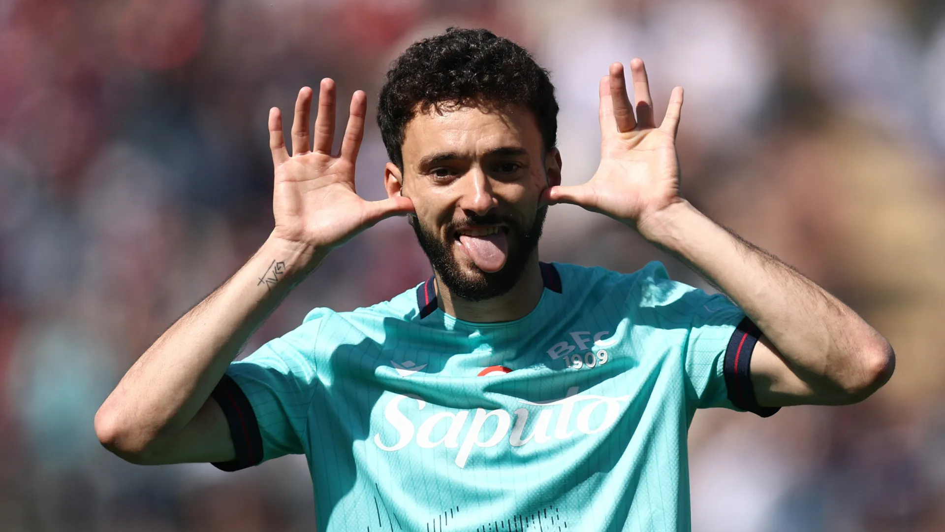 João Mário, ex-FC Porto, marca na vitória do Bologna em Cremona