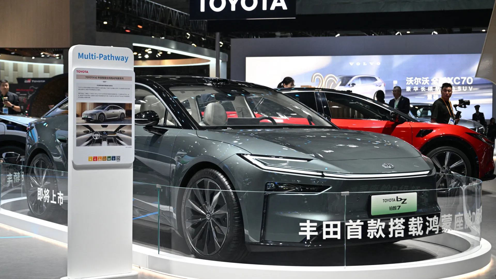 Toyota com tecnologia da Huawei e Xiaomi vendeu 3.100 unidades numa hora