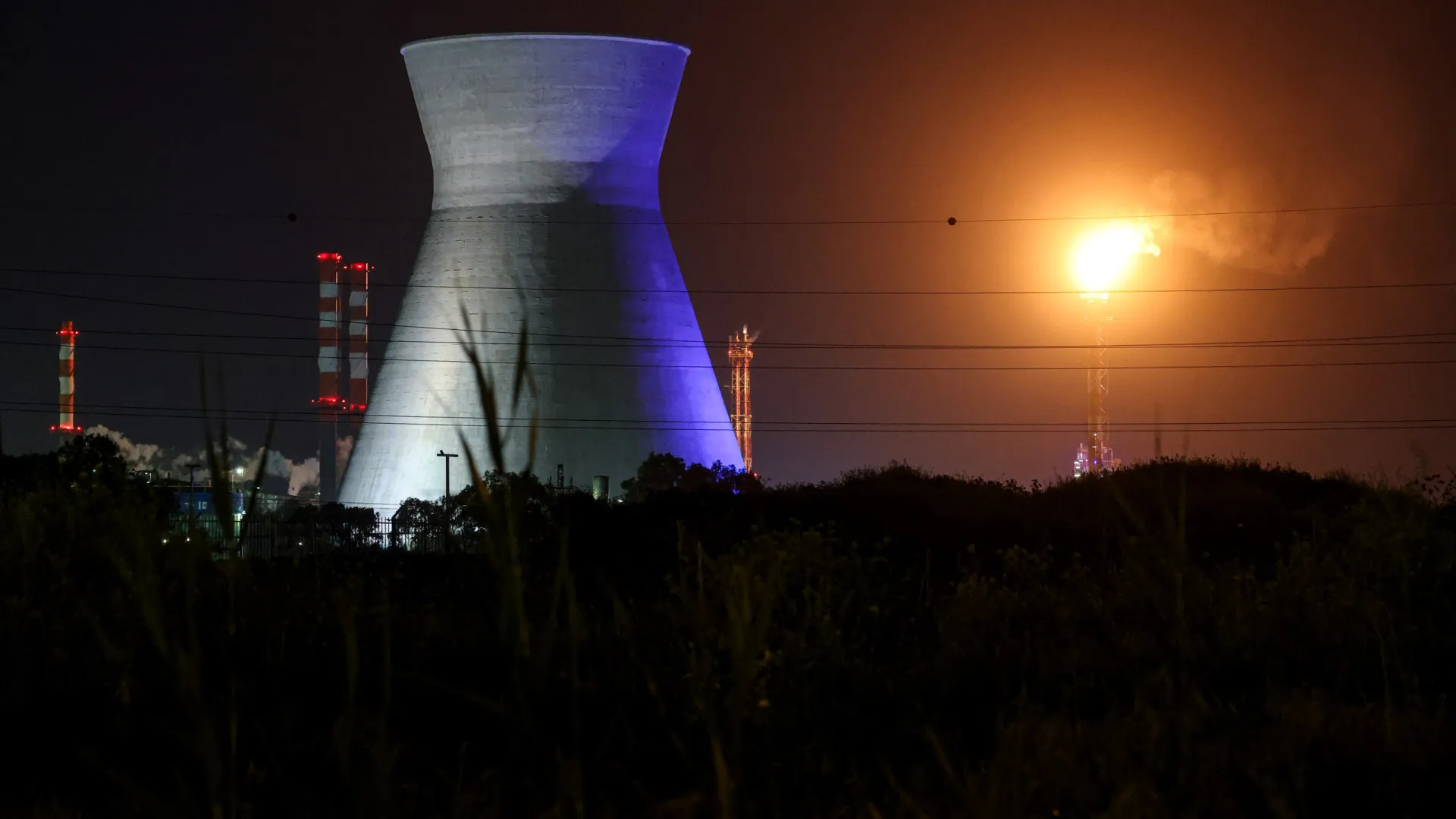 
                    Ataques a instalações petroquímicas? Irão diz ter situação sob controlo
                