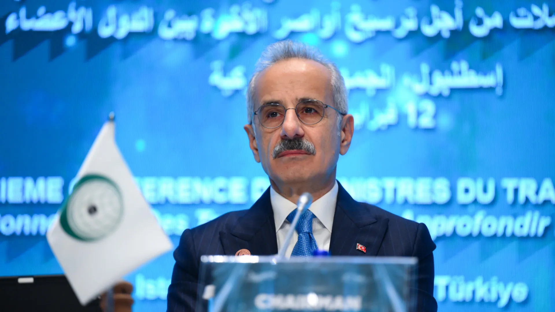 
                    Três navios turcos atravessaram Estreito de Ormuz desde início da guerra
                