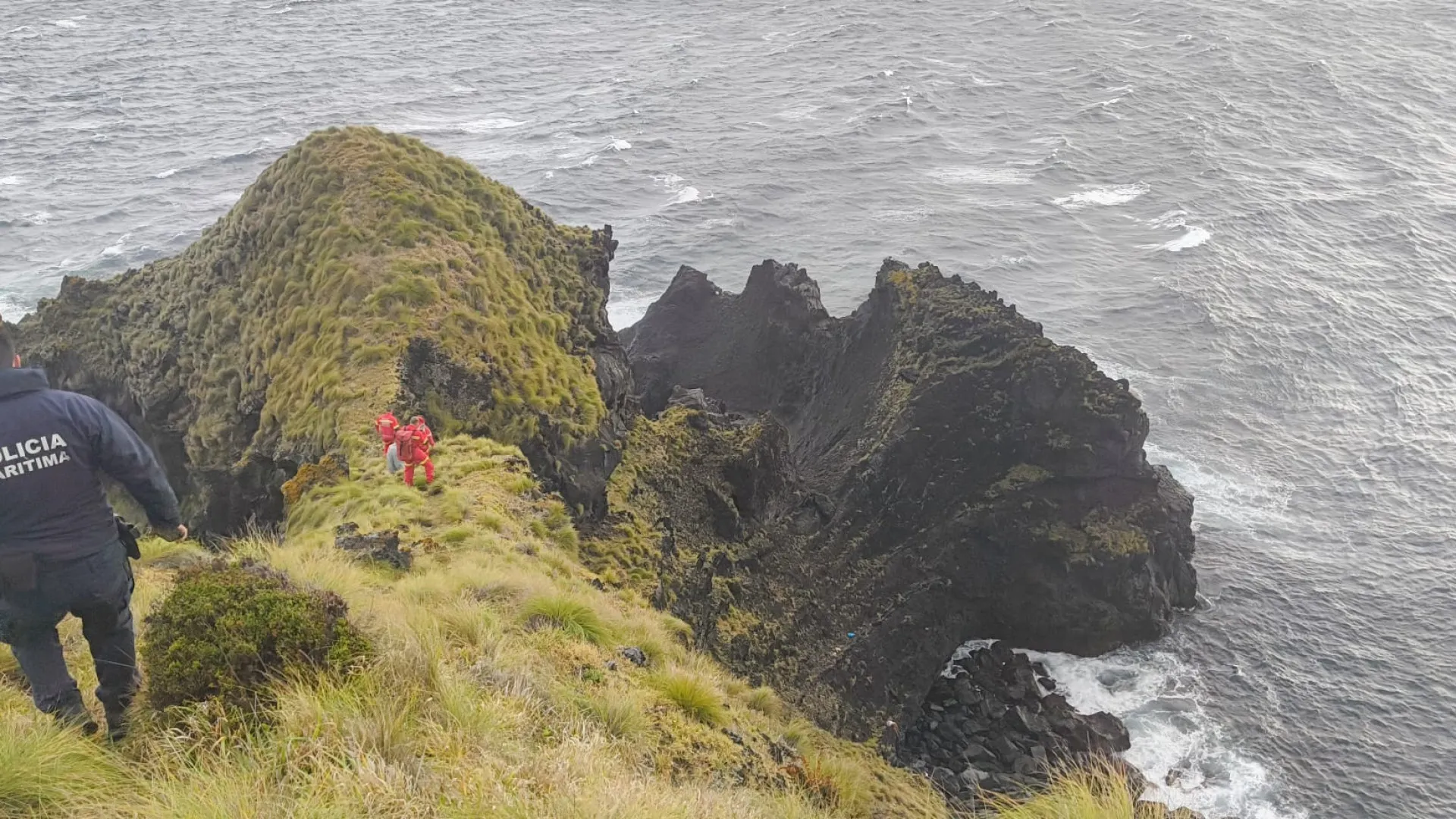 
                    Corpo de pescador lúdico encontrado em arriba nos Açores. Tinha 52 anos
                