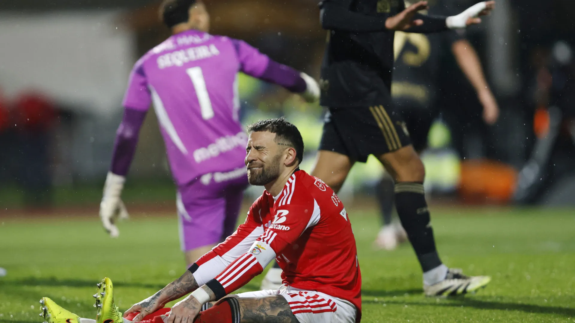 “A culpa é toda nossa”. Otamendi não poupa equipa após empate do Benfica