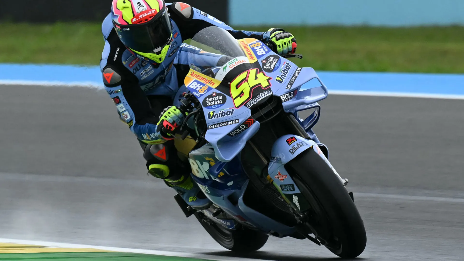 
                    Fermín Aldeguer, jovem promessa do MotoGP, junta-se a CR7
                