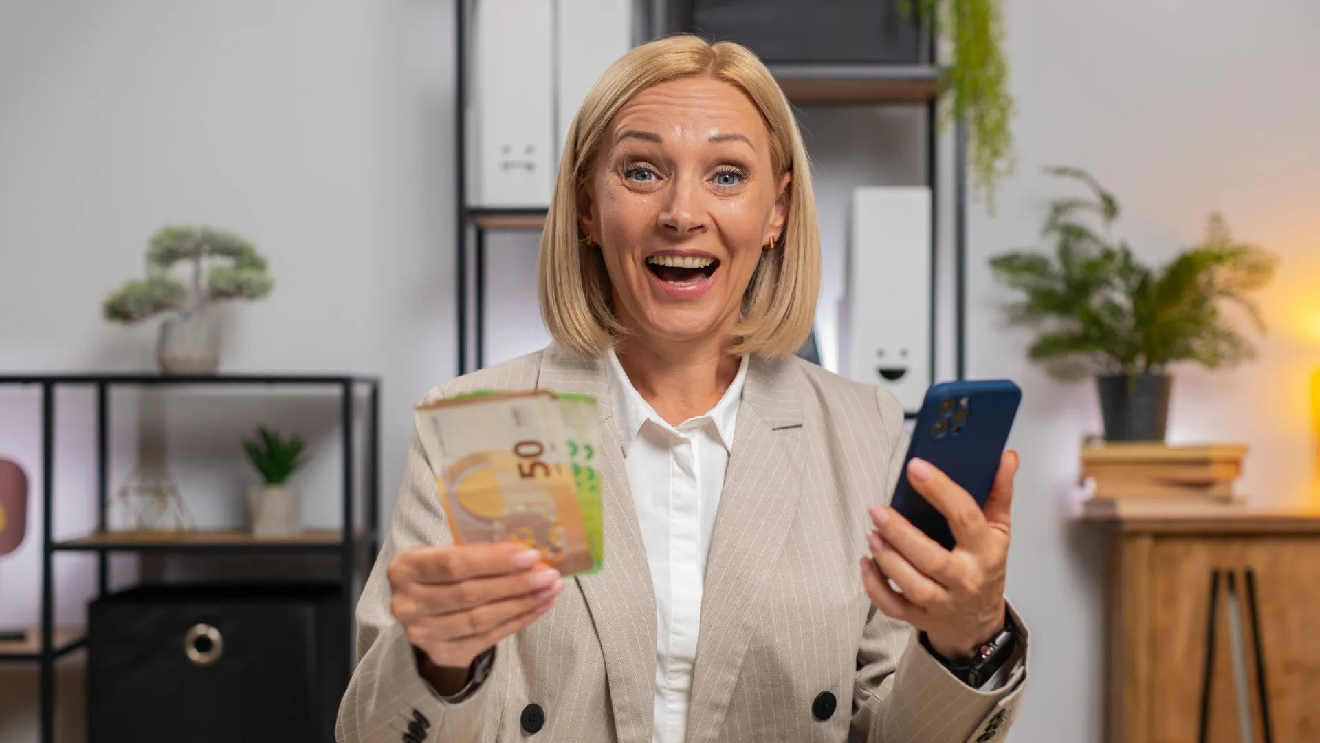 
                    Chuva de dinheiro! Problemas financeiros acabam hoje para estes 3 signos
                