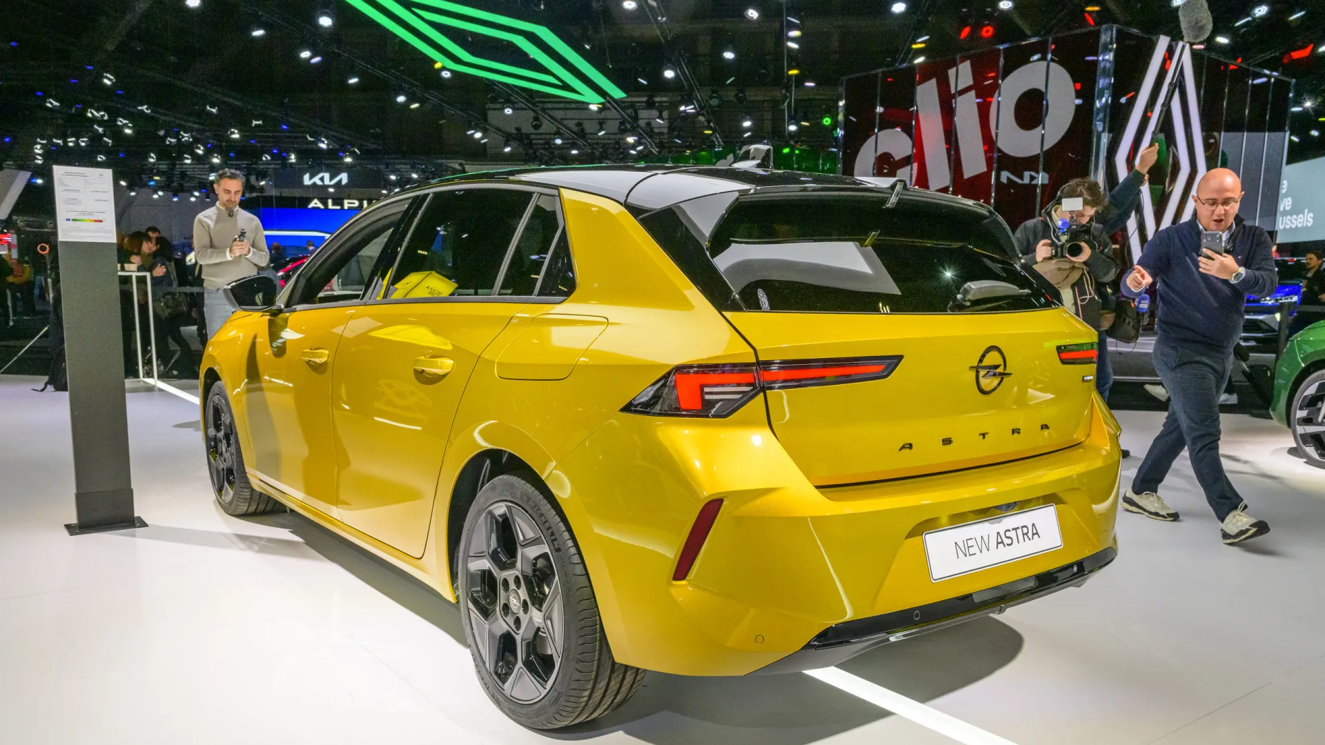 
                    Opel Astra elétrico pode ganhar versão 