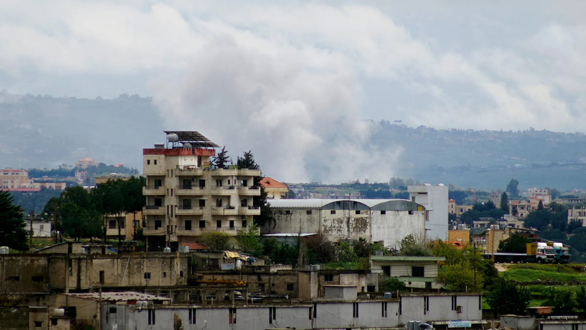 
                    Israel ordena evacuação de navios no sul do Líbano
                