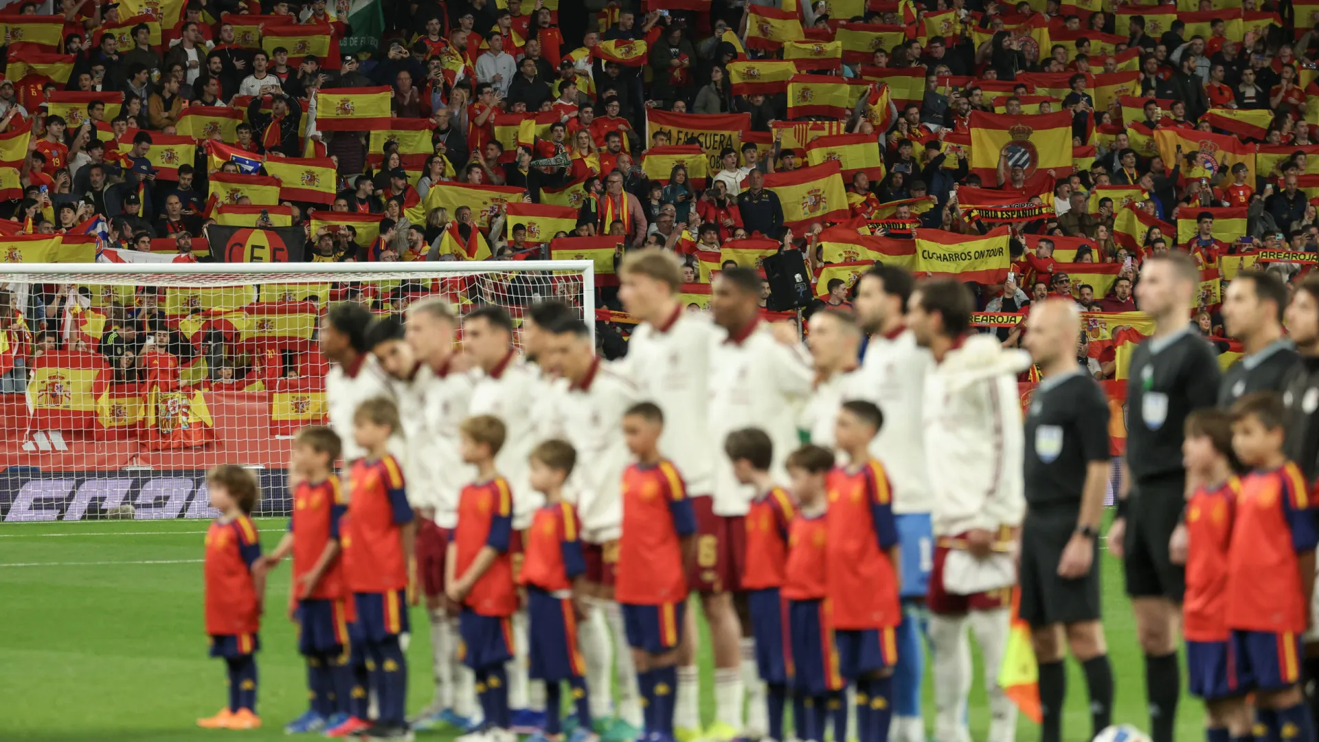 FIFA abre processo à federação espanhola por cânticos racistas