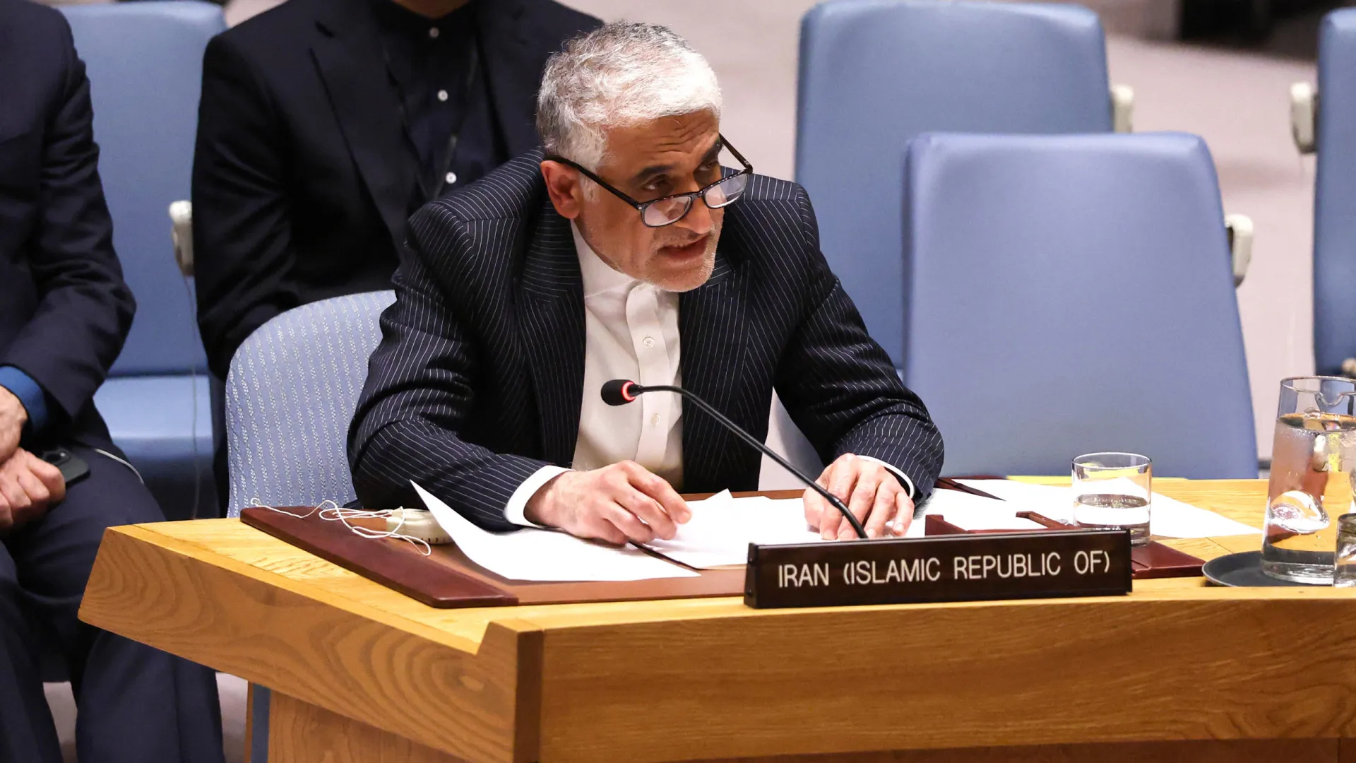 
                    Aniquilação? Teerão garante resposta 