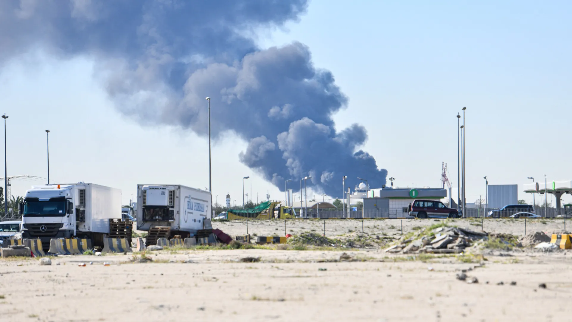 
                    Kuwait e Bahrein tomam medidas a horas do fim do ultimato de Trump
                