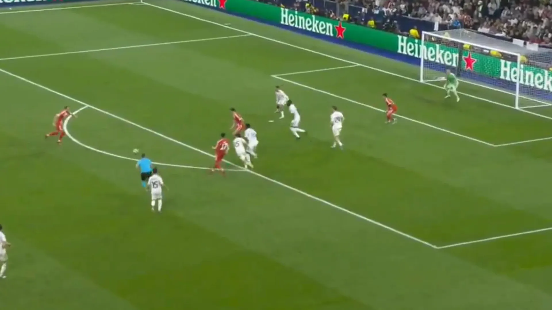 20 segundos. Foi o que Kane precisou na 2.ª parte para fazer o 2-0