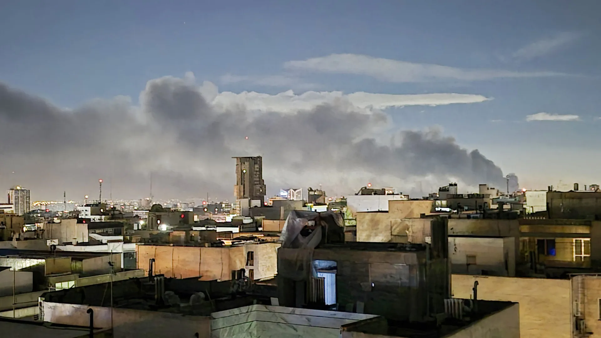 Israel lamenta "danos colaterais" a uma sinagoga em ataque a Teerão