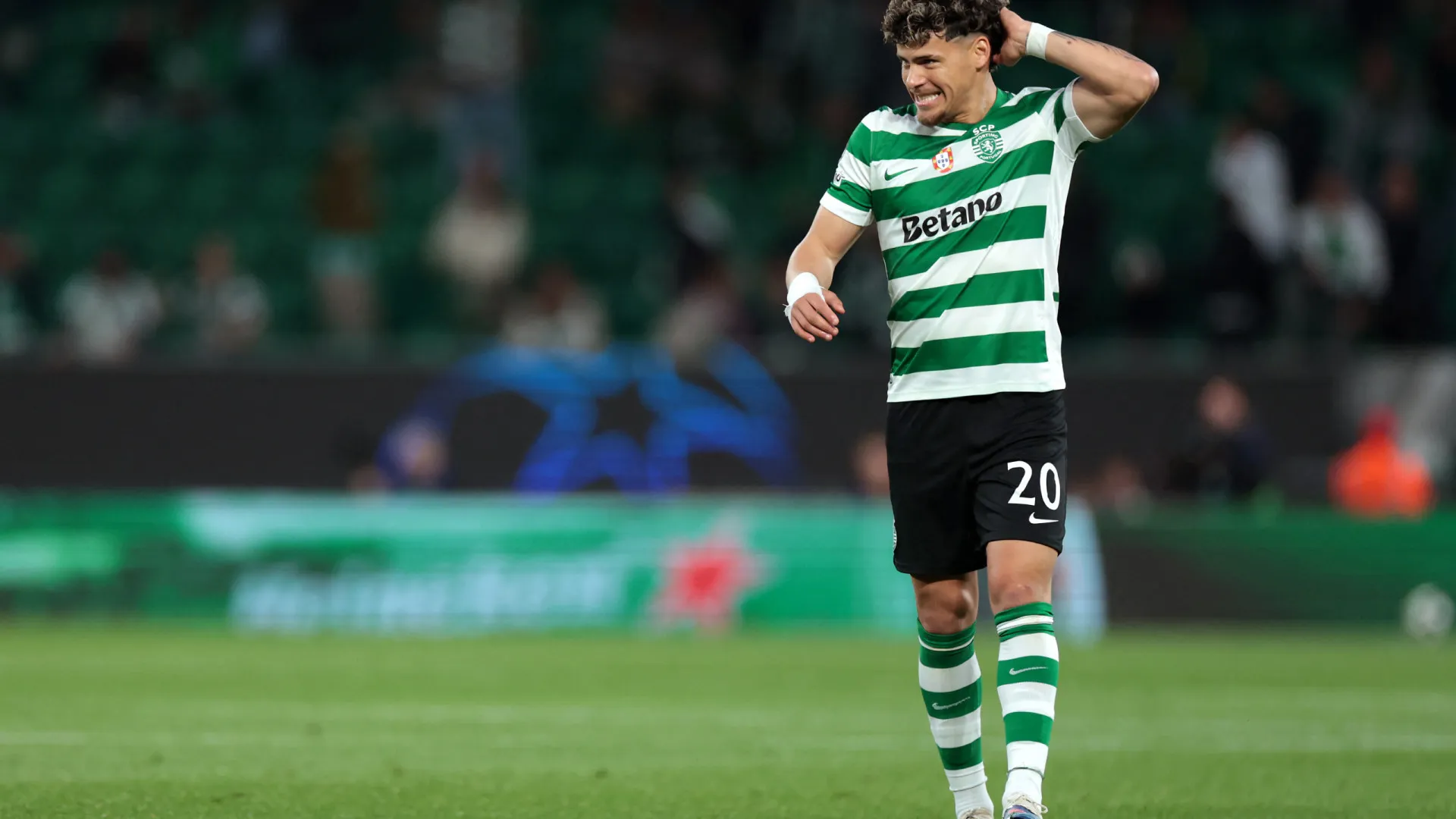 Maxi Araújo lamenta bola na trave: "Se aquela entra seria diferente..."