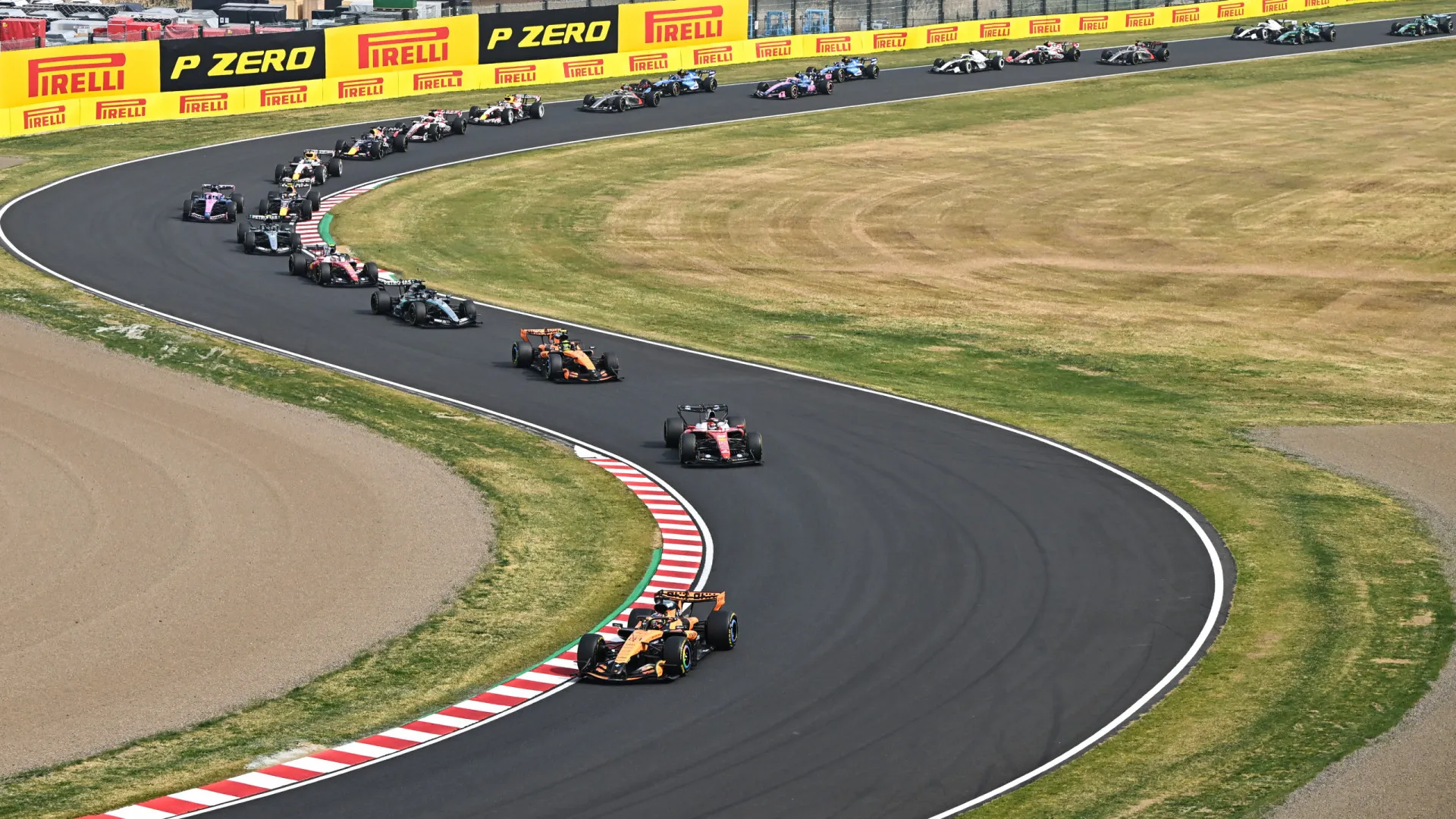 
                    Fórmula 1 começa já amanhã a discutir ajustes às regras
                