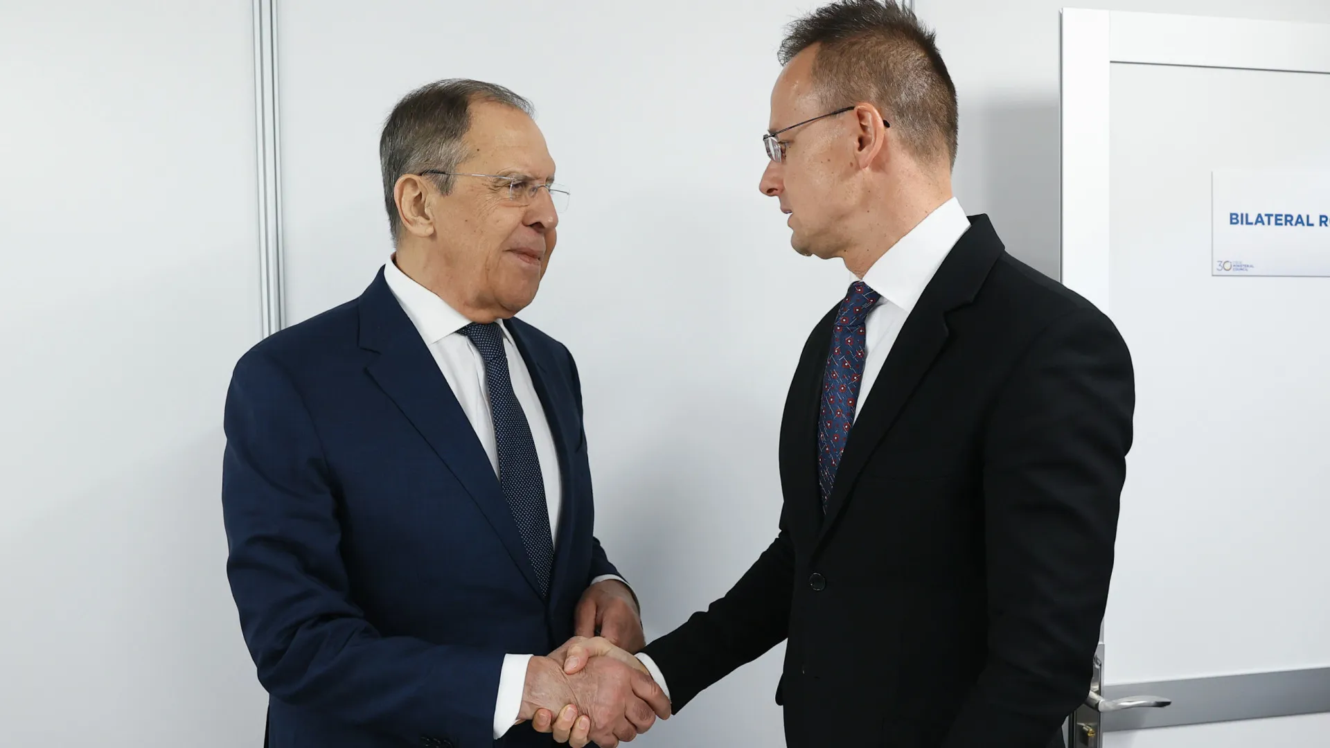 
                    MNE da Hungria passou informações a Sergey Lavrov sobre cimeira da UE
                