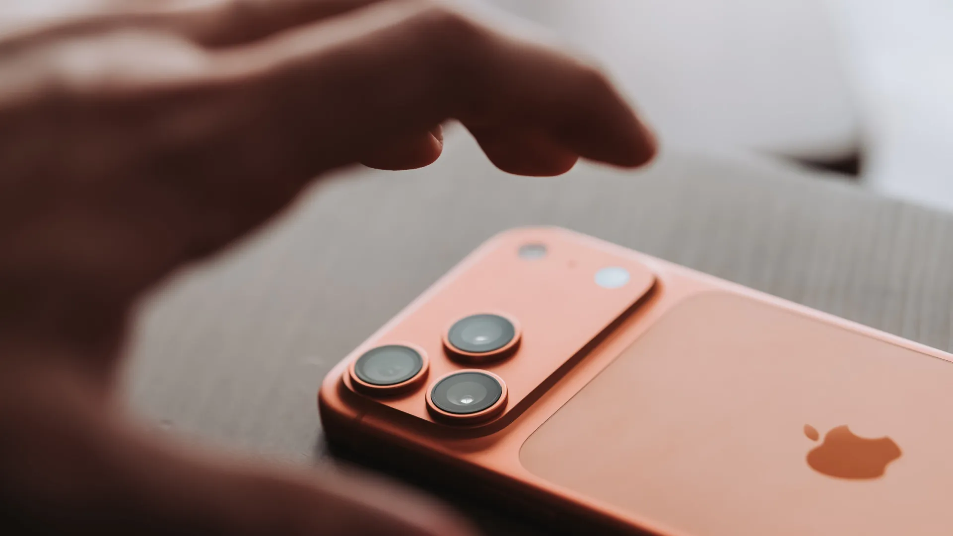 Apple tem 5 telemóveis entre os 10 mais vendidos no final de 2025