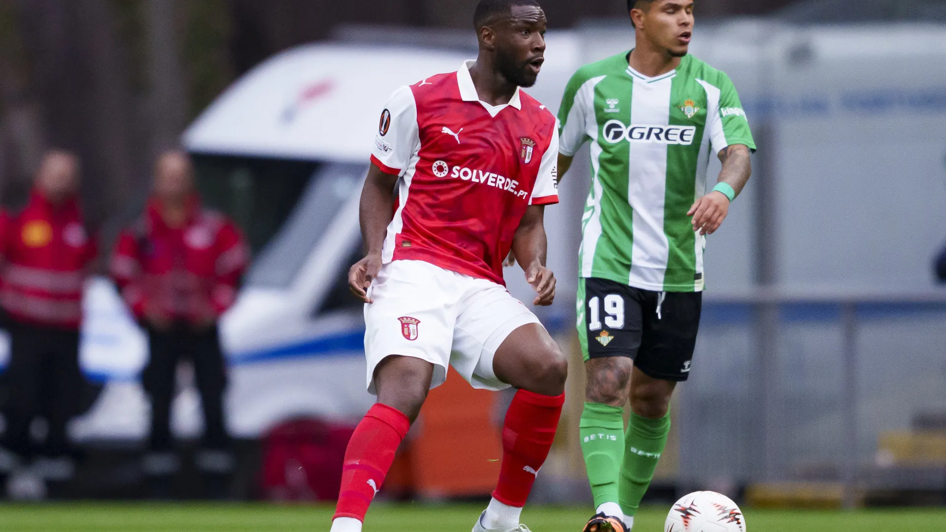 Alerta em Braga. Niakaté tem rotura do tendão de Aquiles e falha época