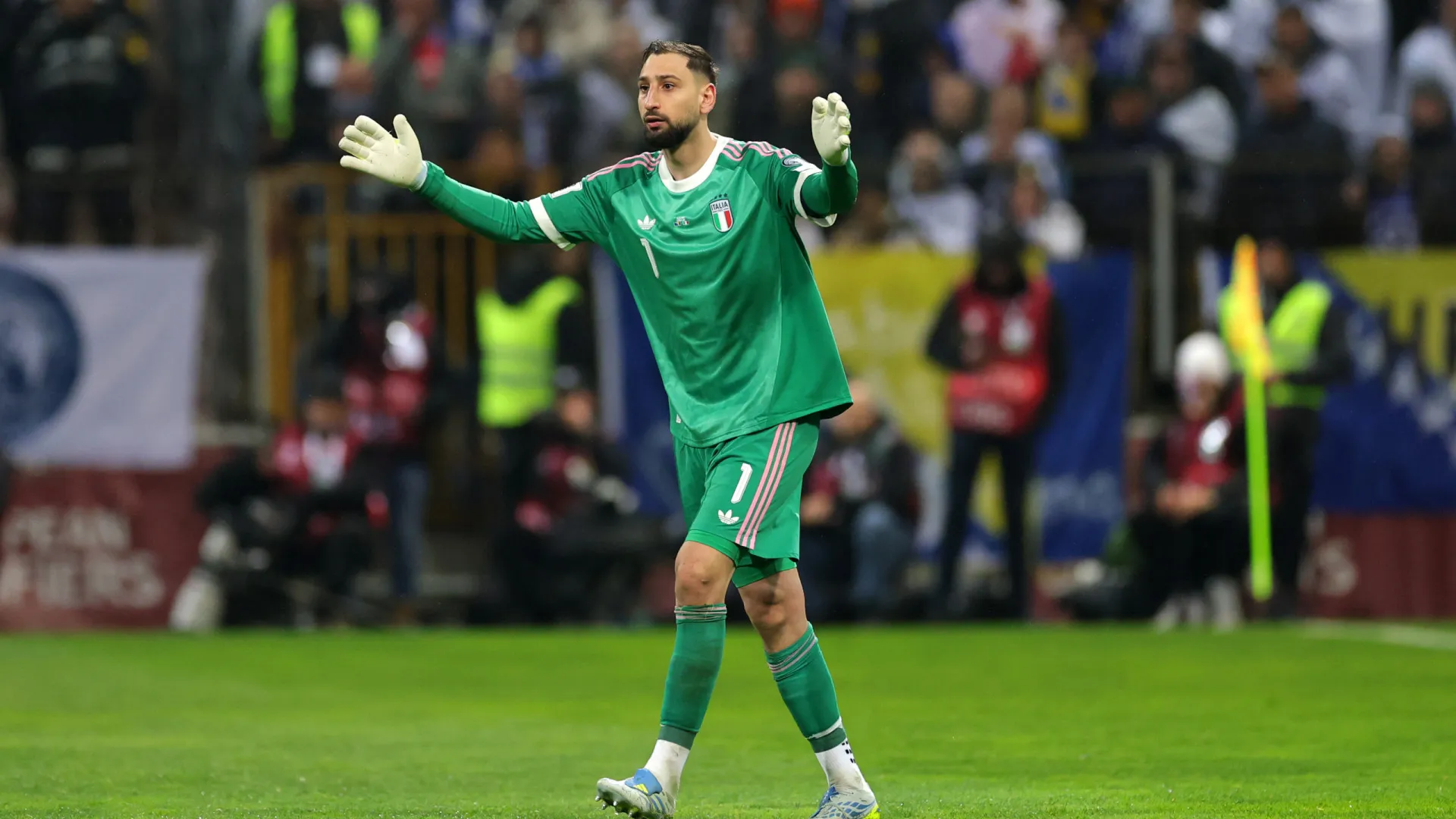 “Nunca fui pedir um euro à seleção”. Donnarumma coloca ‘pontos nos is’