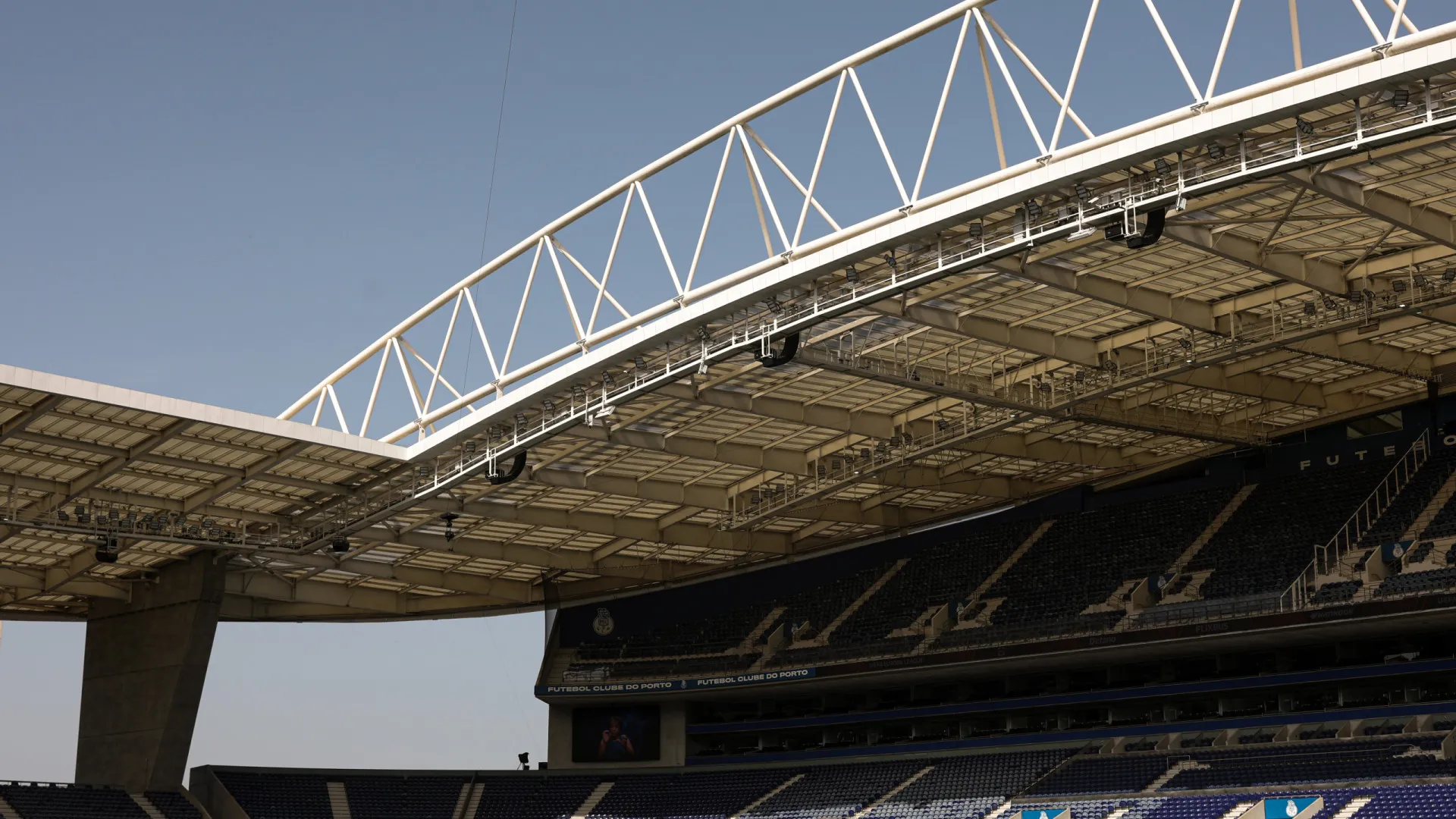 
                    EM DIRETO: Dragão recebe reencontro entre FC Porto e Vítor Pereira
                