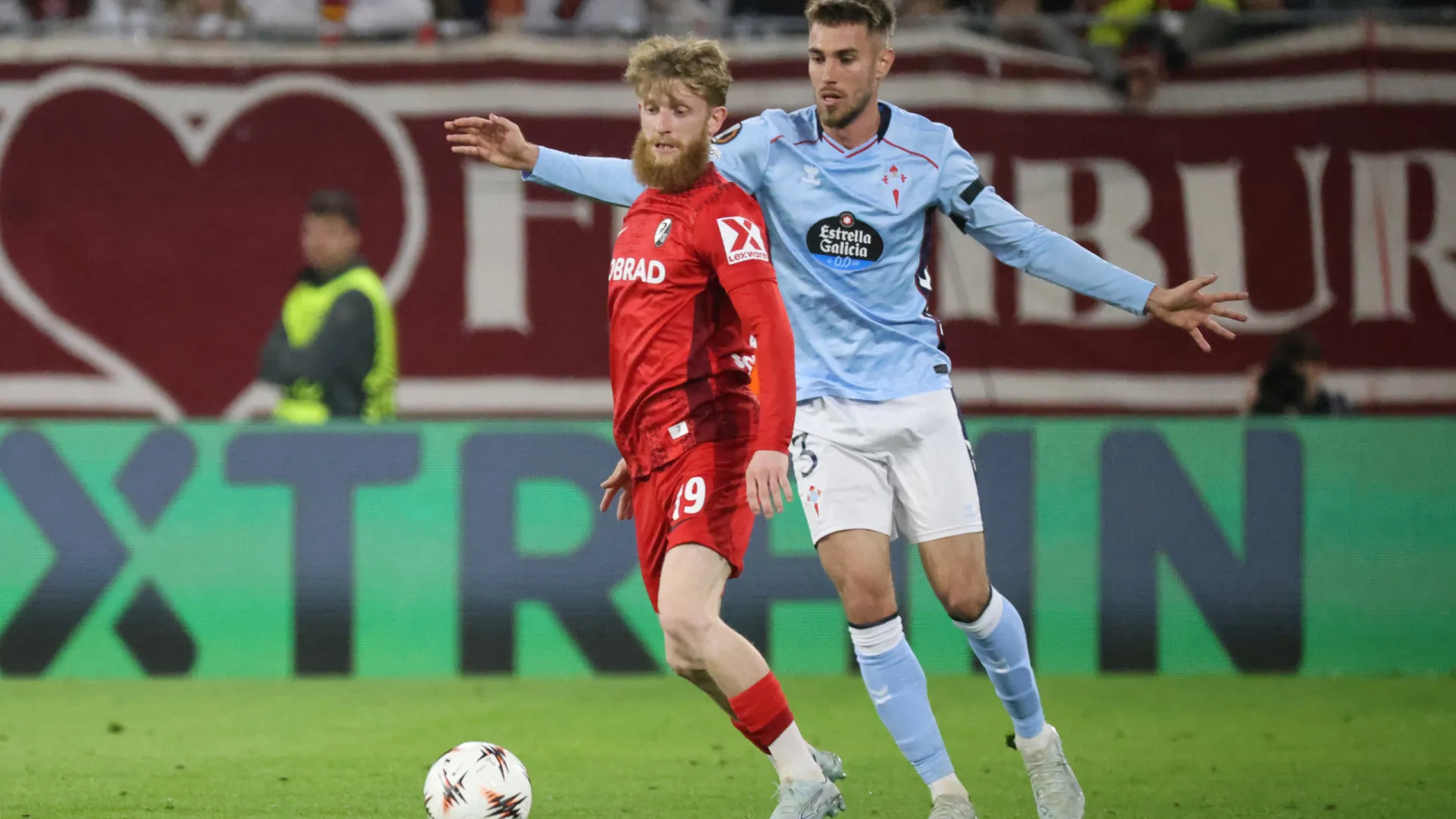 Atenção, FC Porto e Sp. Braga. Friburgo e Villa com pé e meio nas 'meias'