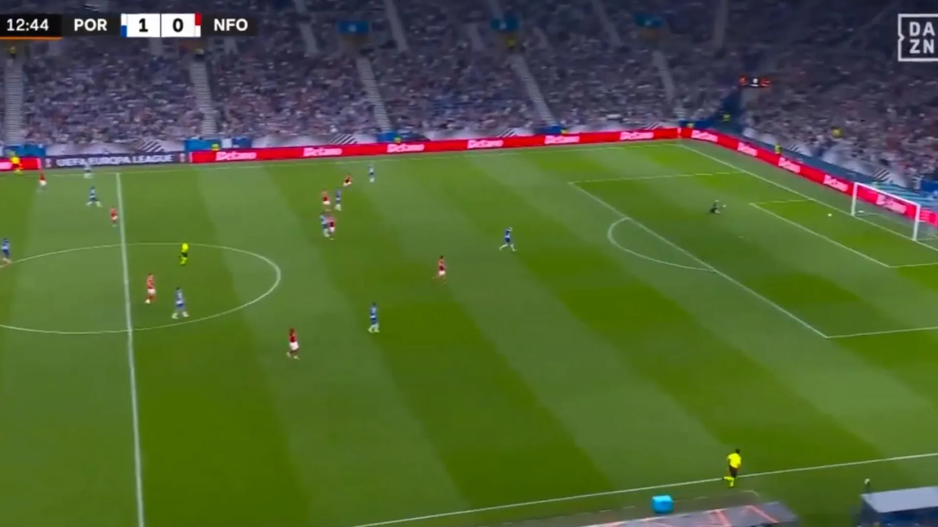 Vantagem perdida com autogolo inenarrável. Os golos do FC Porto-Forest