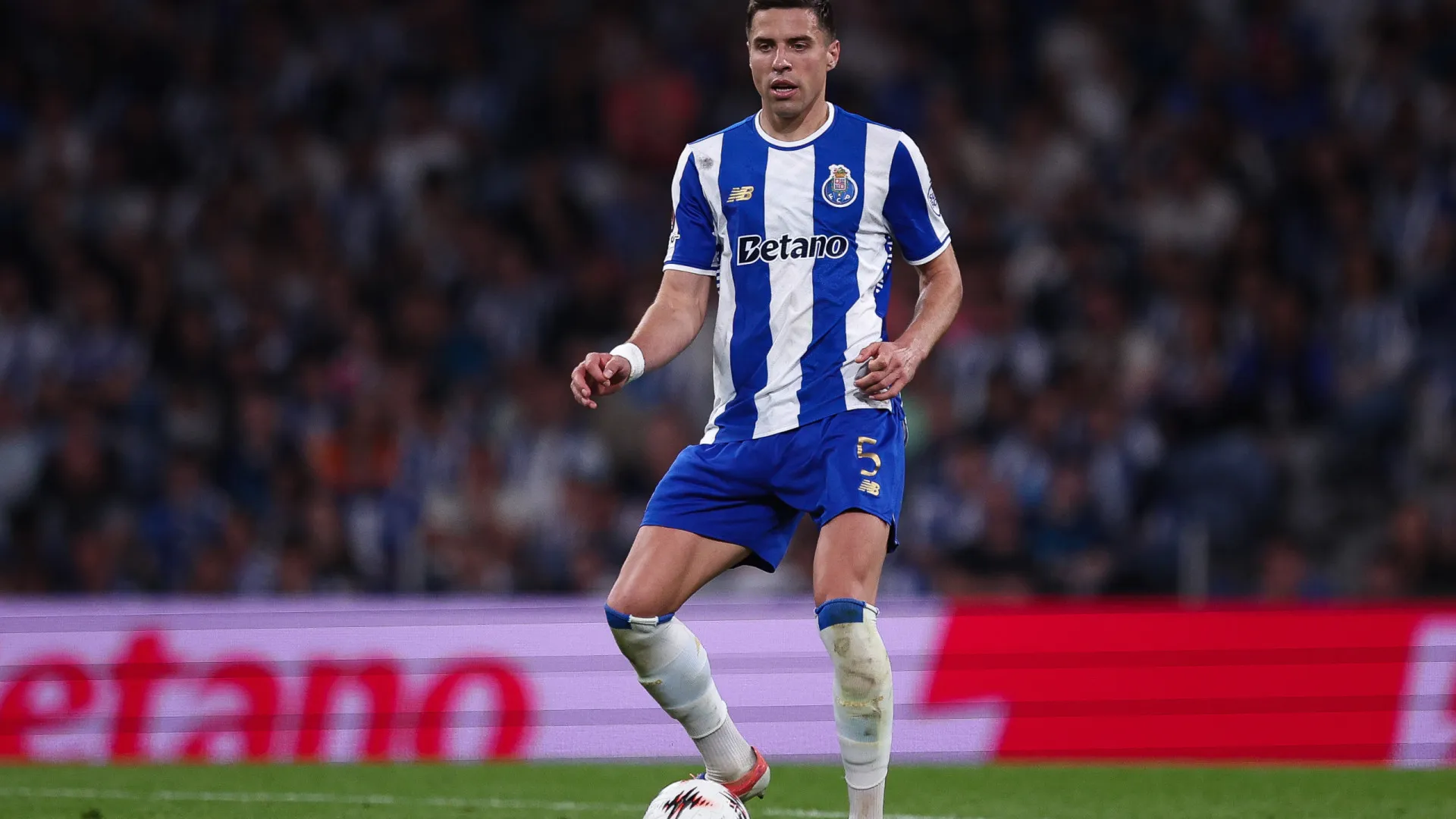 Bednarek apoia Martim Fernandes: "Somos a família portista"