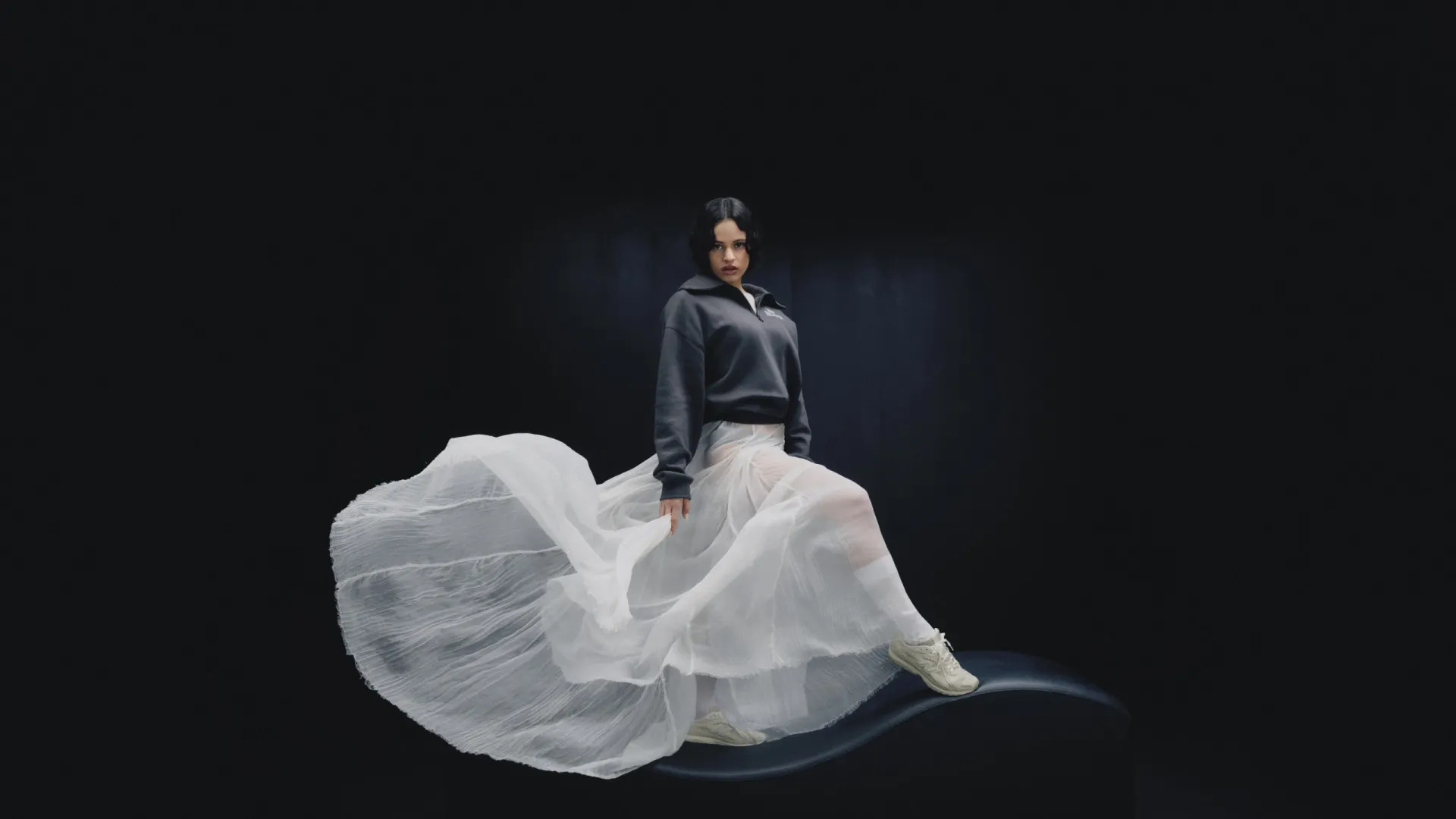 
                    Sapatilhas (virais) de Rosalía fizeram sucesso nos concertos em Lisboa
                