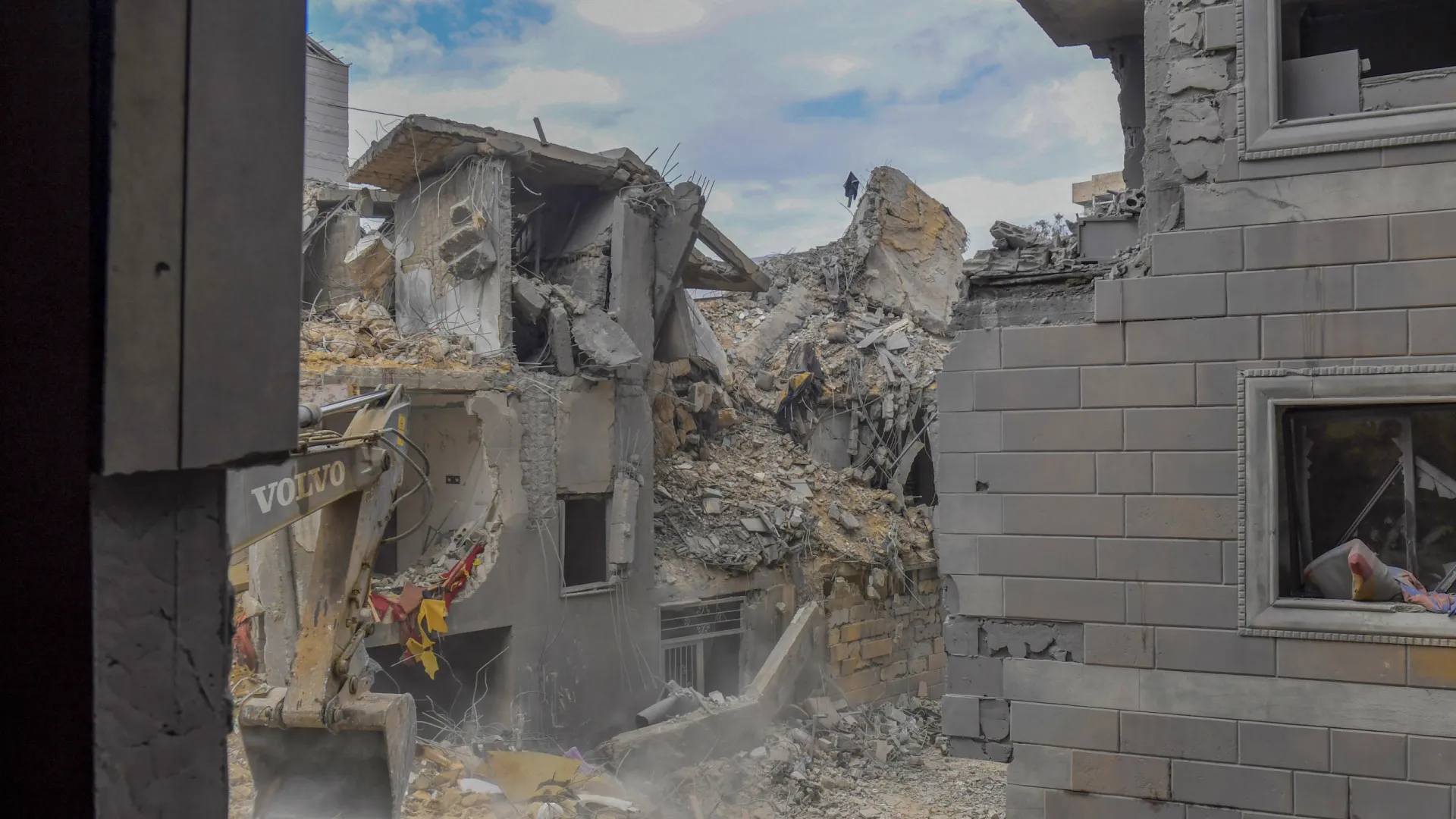 Ataques israelitas matam oito membros da segurança libanesa