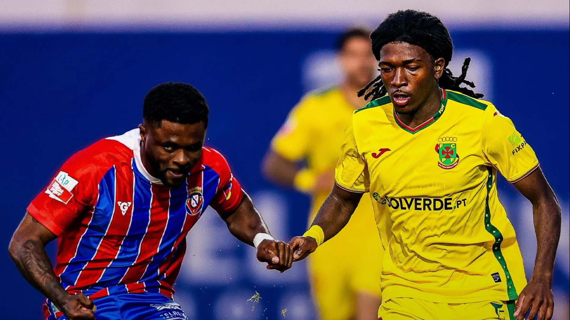 
                    Em jogo de 'aflitos', Felgueiras e Paços de Ferreira não vão além do nulo
                