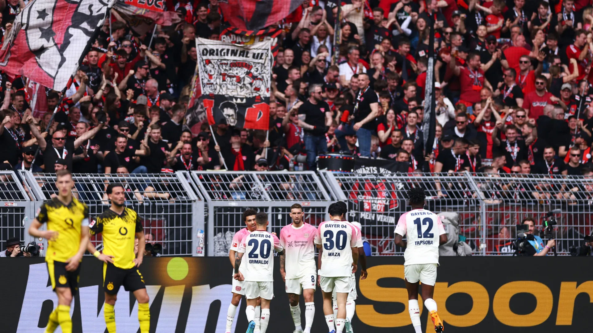Com Fábio Silva a titular, Dortmund perde contra o Leverkusen