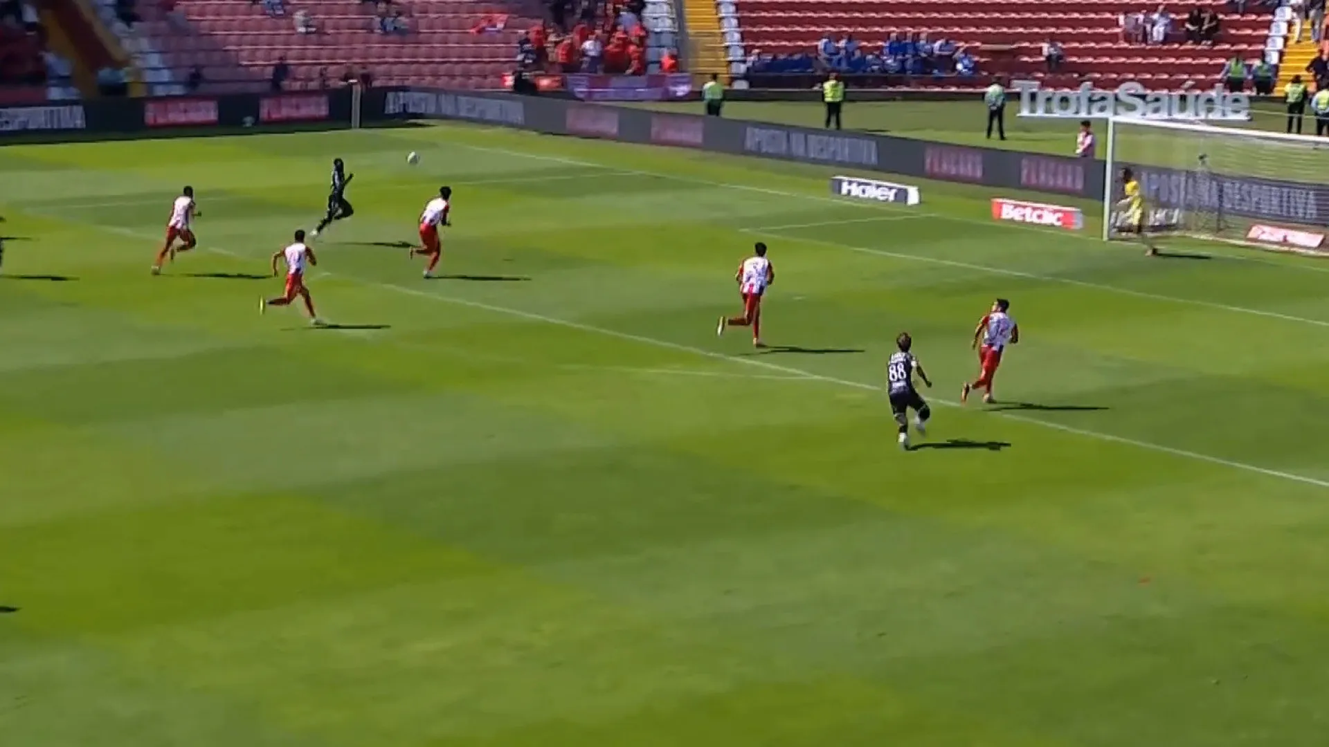 Reveja o essencial do empate entre AVS-Vitória SC em menos de um minuto