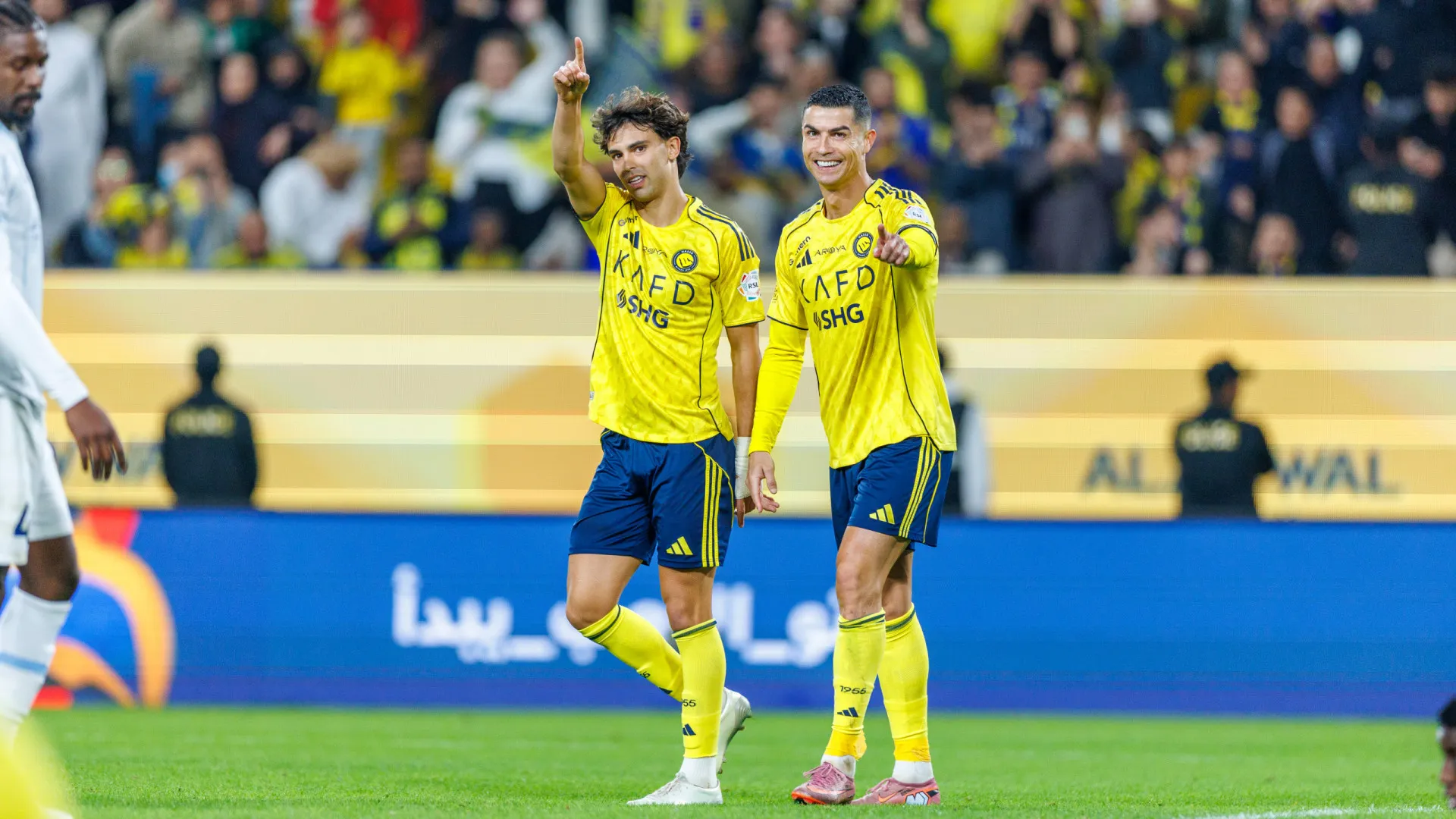 Cristiano Ronaldo e João Félix mantêm Al Nassr na rota do título
