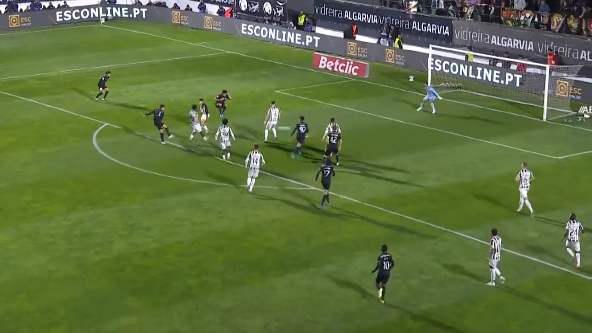 
                    Foi assim que Daniel Bragança inaugurou o marcador na Reboleira
                