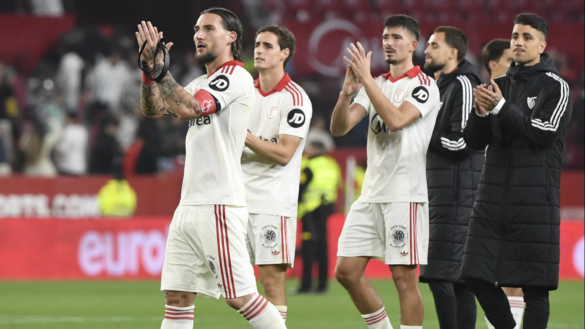 
                    Sevilha derrota Atlético de Madrid com ajuda de ex-Sporting 
                