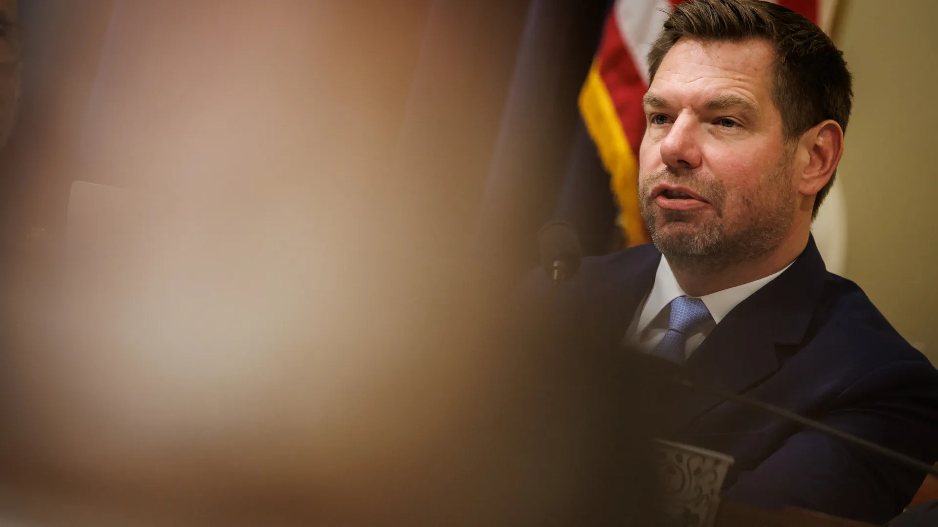 
                    Lote de democratas candidatos à Califórnia reduz-se com saída de Swalwell
                