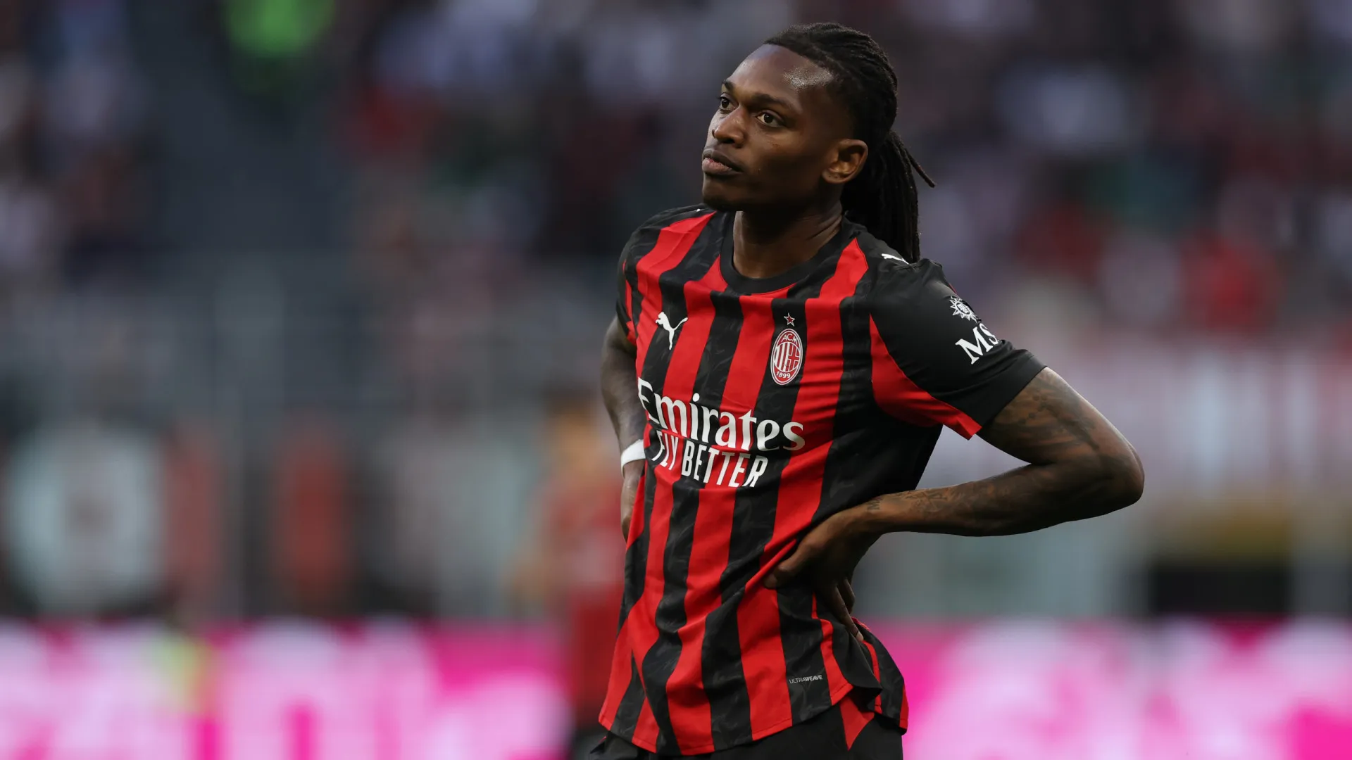 Rafael Leão na porta de saída. AC Milan já colocou preço no português