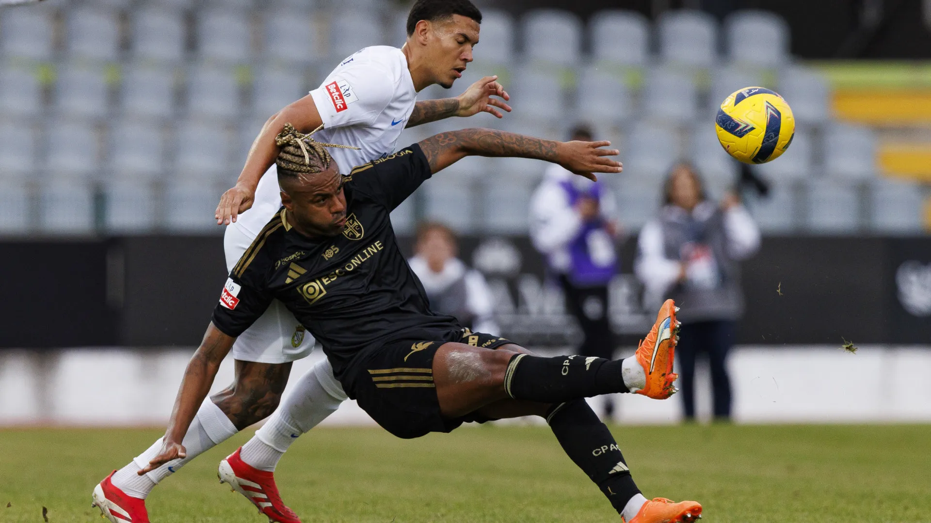 
                    EM DIRETO: Alverca-Casa Pia abre domingo 'infernal'
                