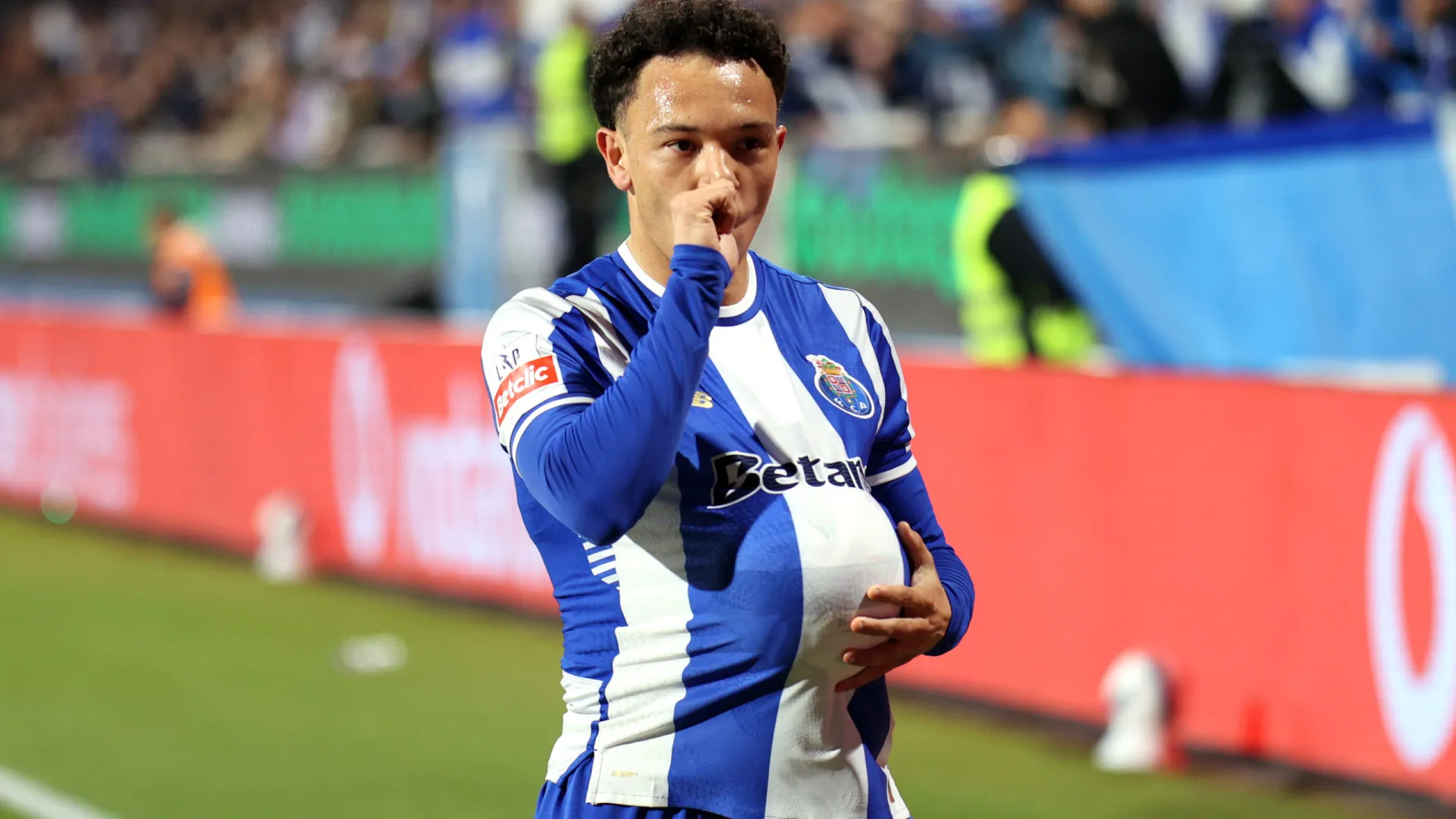 
                    Pepê festeja vitória, mas deixa aviso ao FC Porto: 