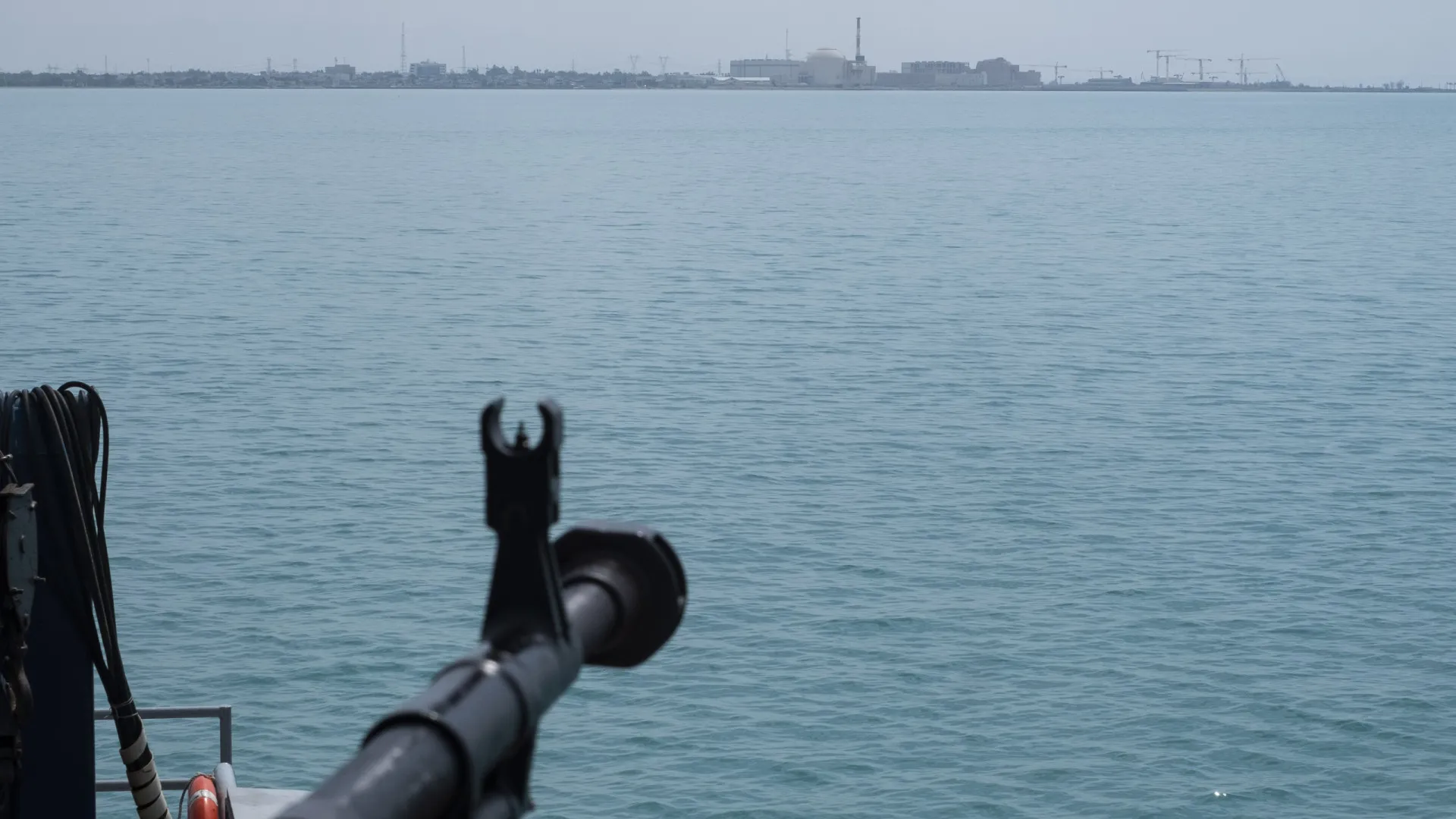 
                    Forças Armadas iranianas condenam bloqueio americano de Ormuz como pirataria
                