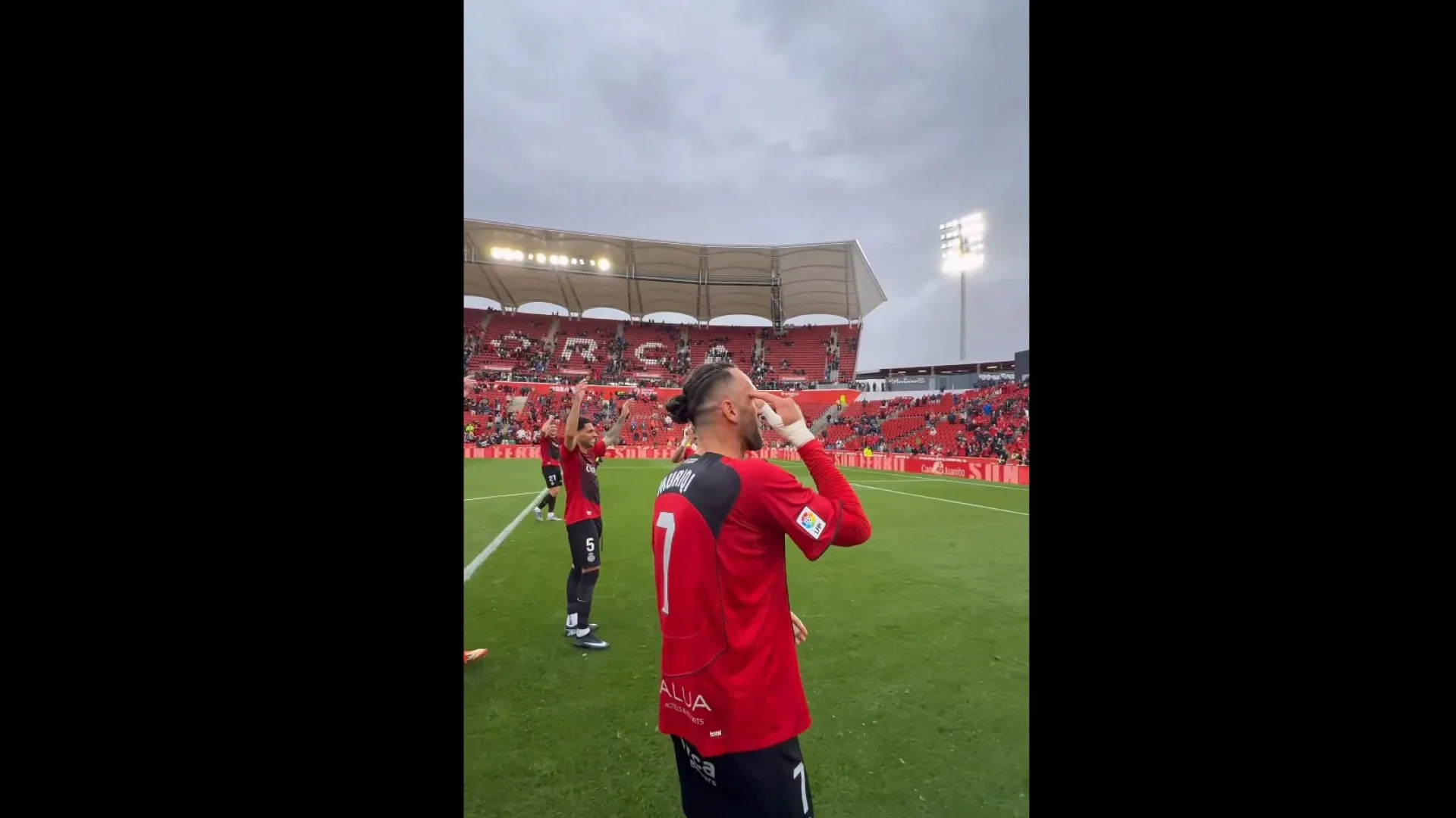 Faz história em Espanha e adeptos (e Samu Costa) pedem... de Bola de Ouro