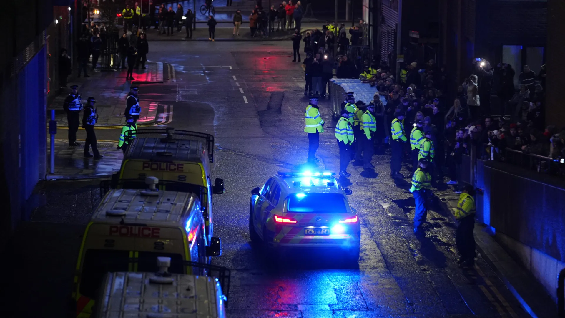 
                    Relatório conclui que ataque em escola no Reino Unido era 